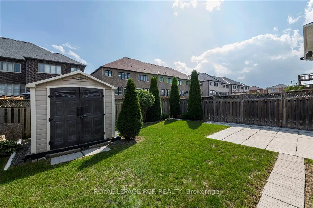 20 Veseli Court E