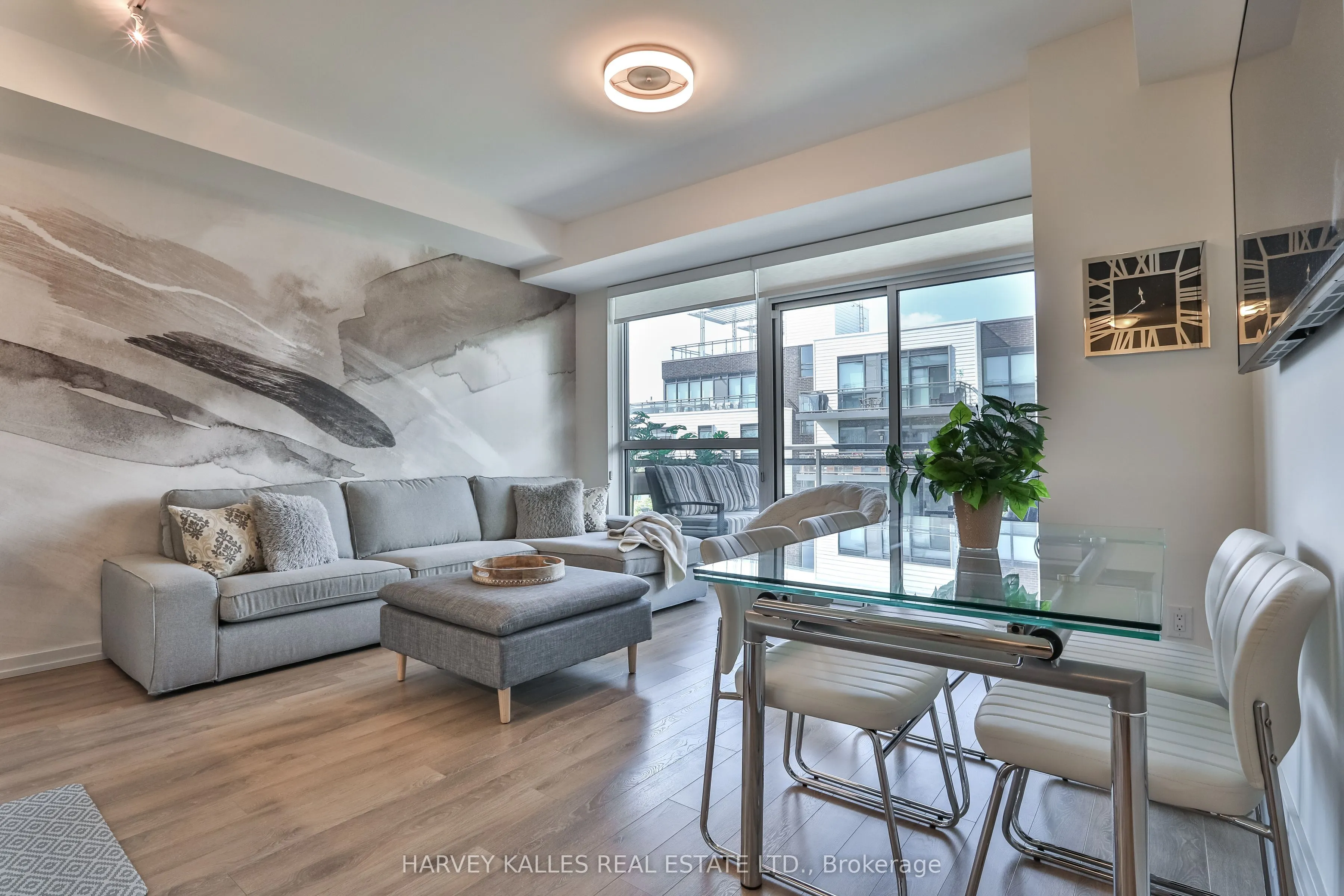 241 Sea Ray Avenue, #320
