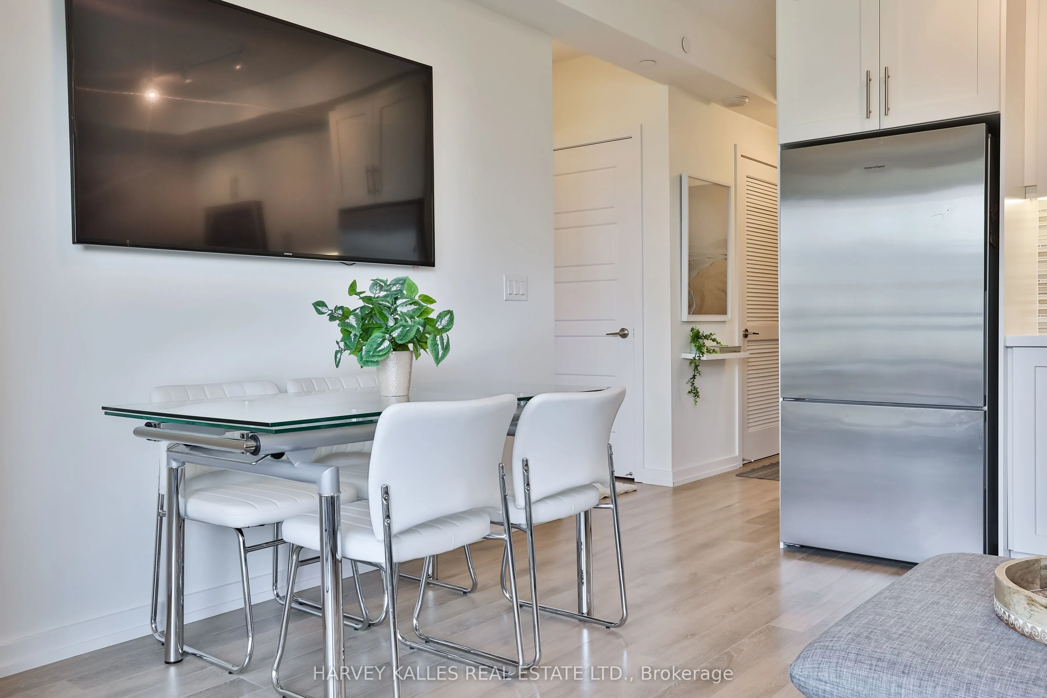 241 Sea Ray Avenue, #320