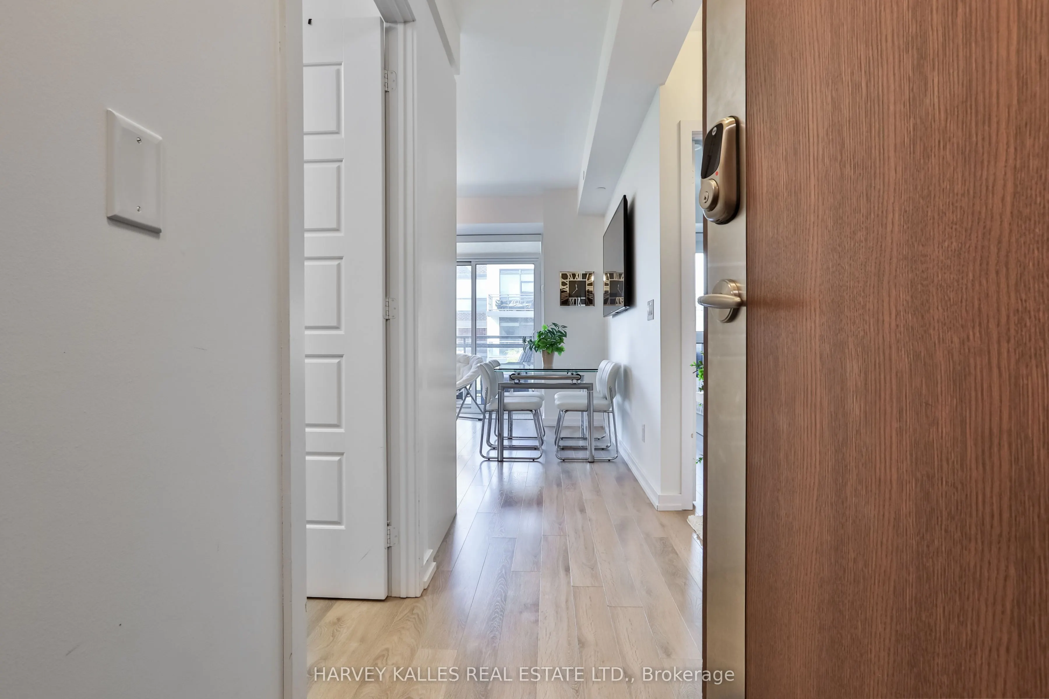241 Sea Ray Avenue, #320