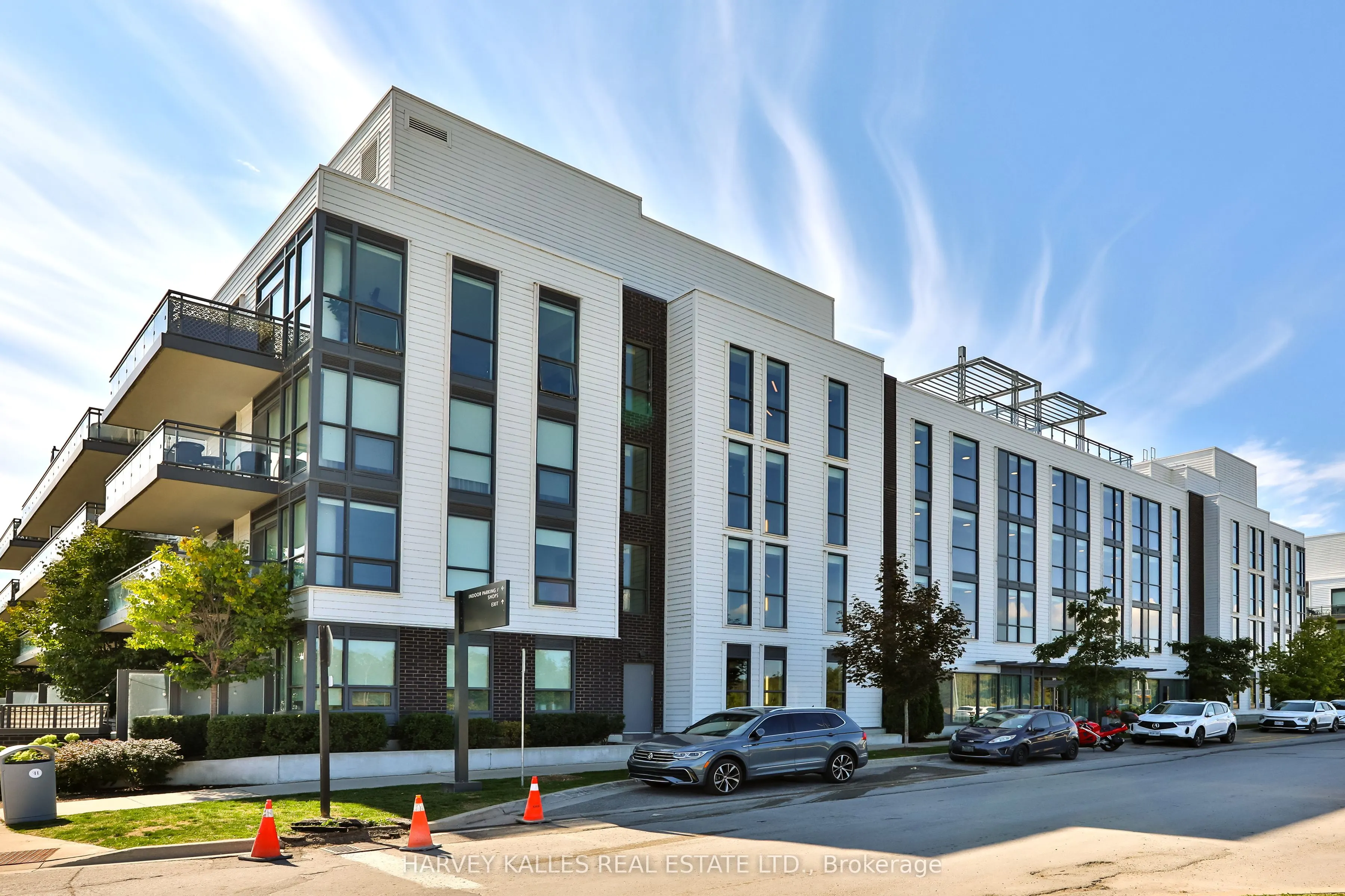 241 Sea Ray Avenue, #320