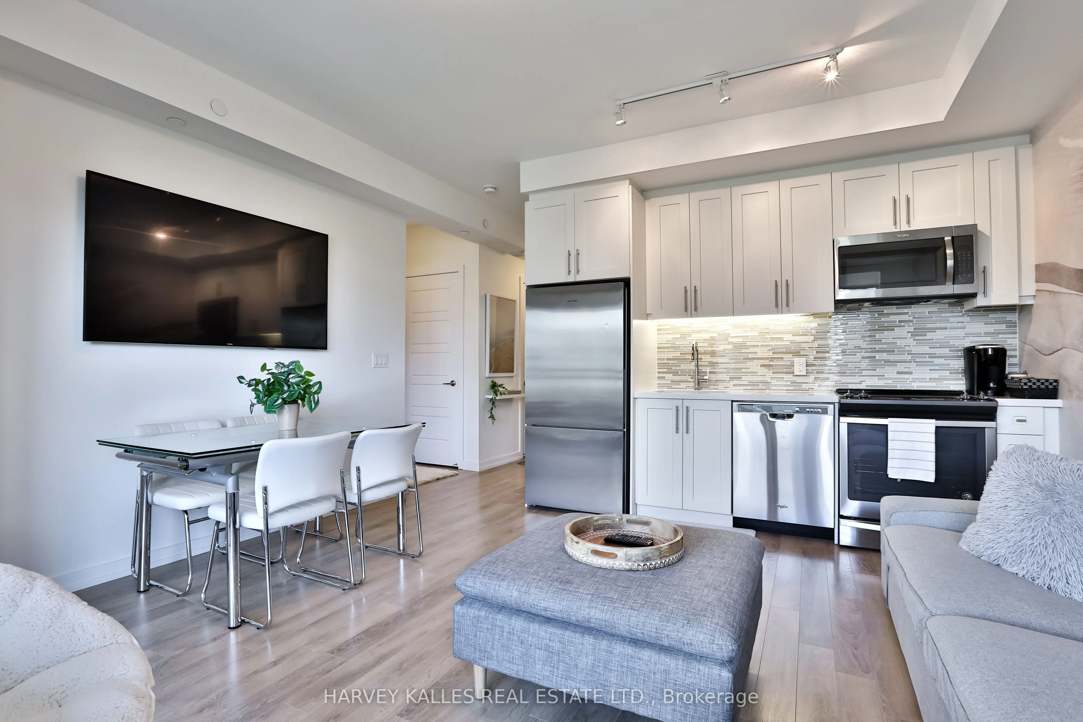 241 Sea Ray Avenue, #320