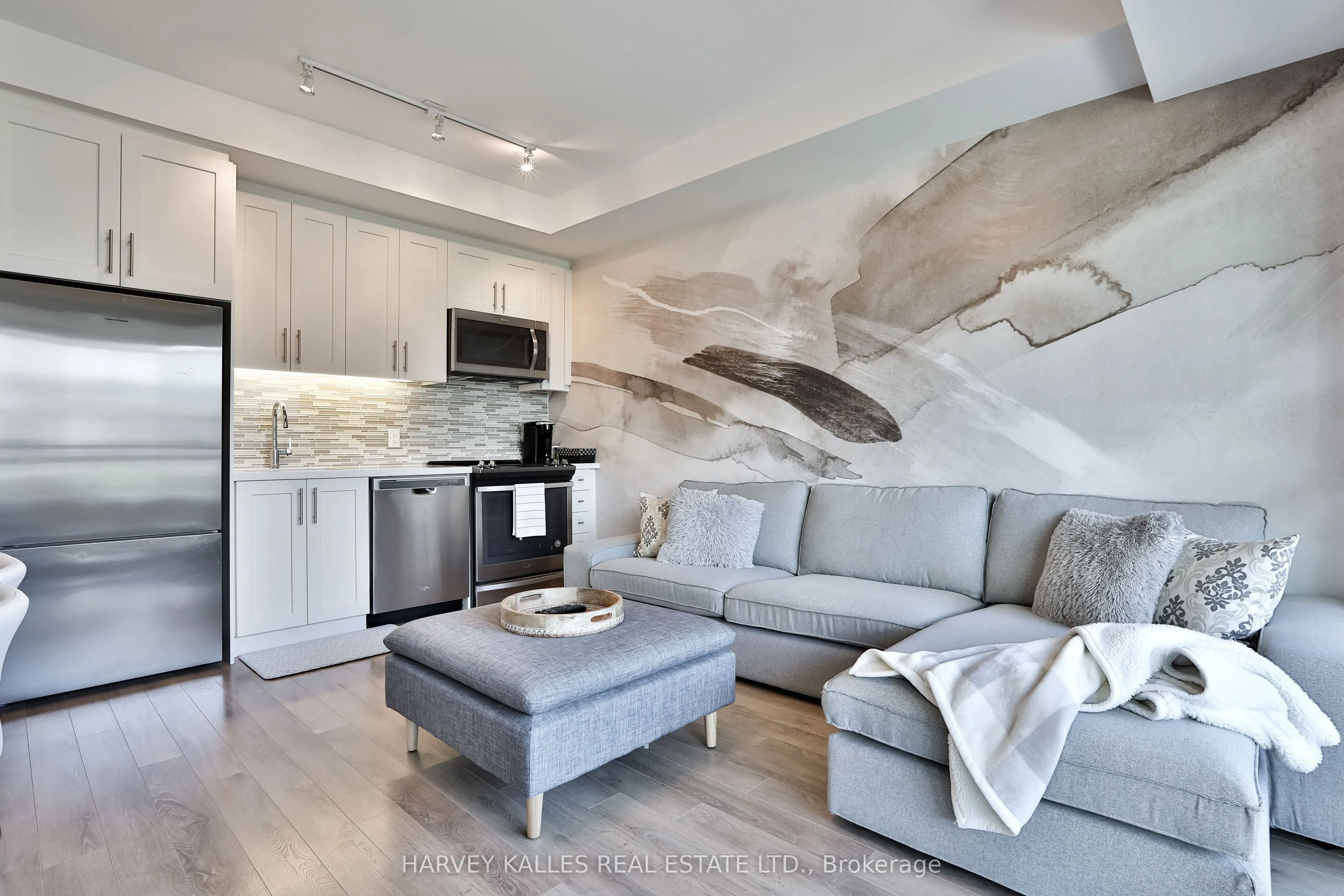 241 Sea Ray Avenue, #320