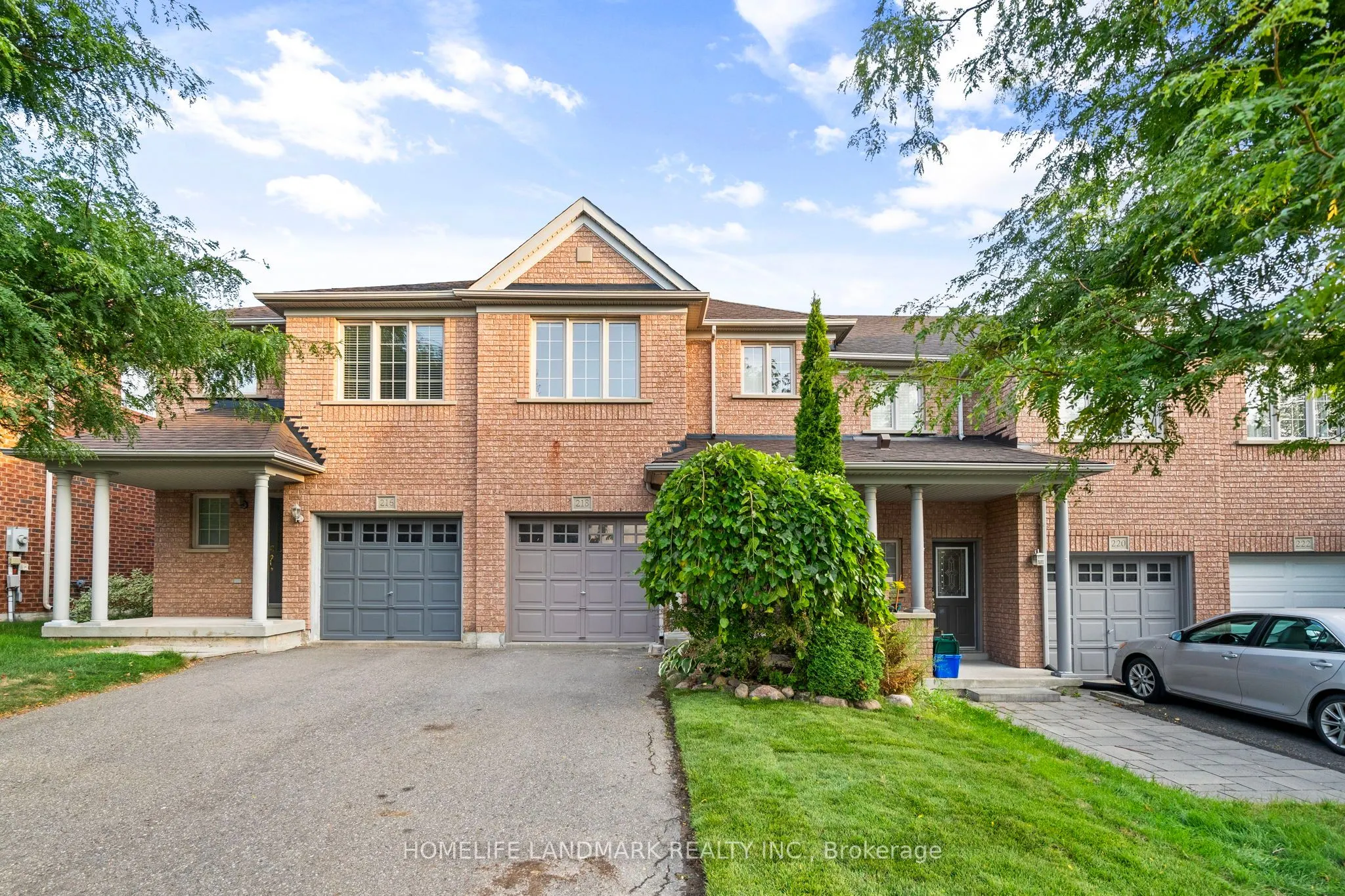 218 Burgess Crescent