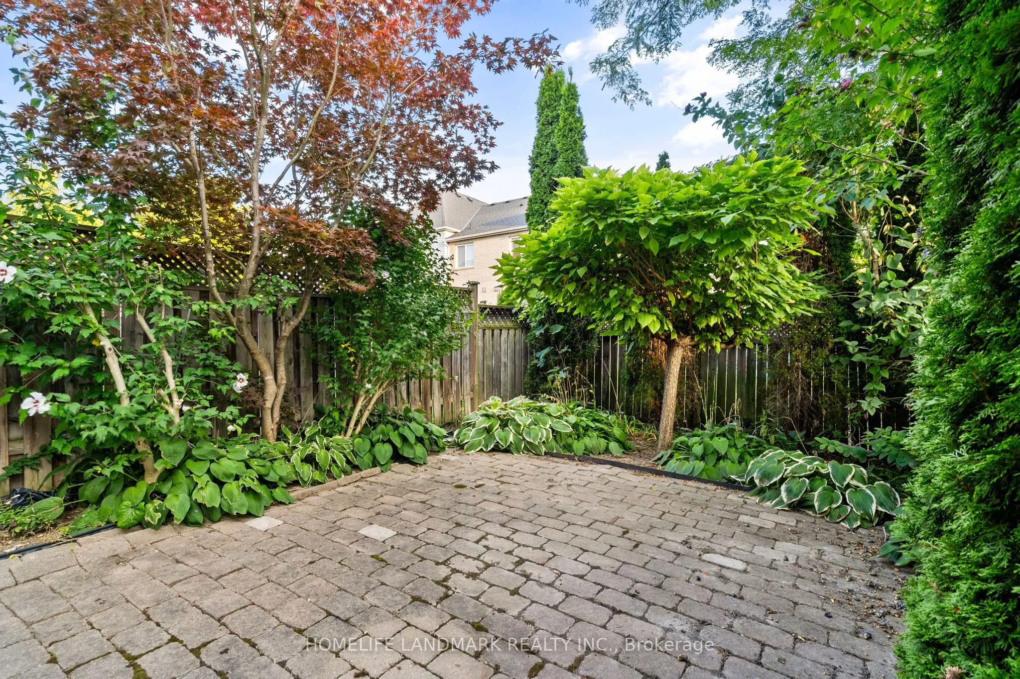 218 Burgess Crescent