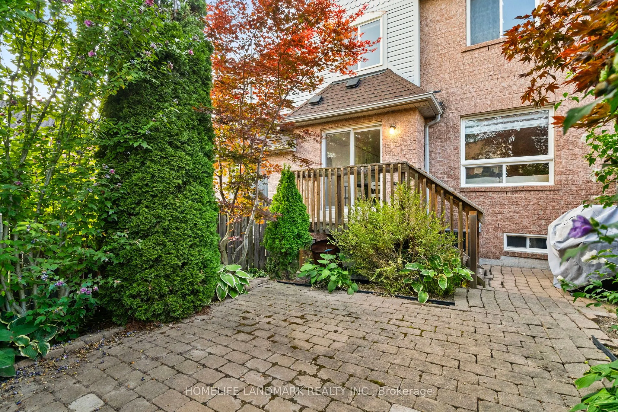 218 Burgess Crescent