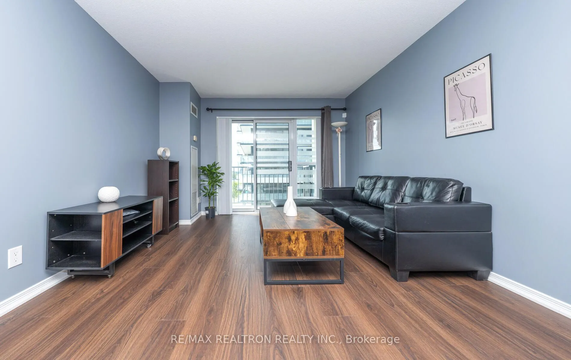185 Oneida Crescent, #708