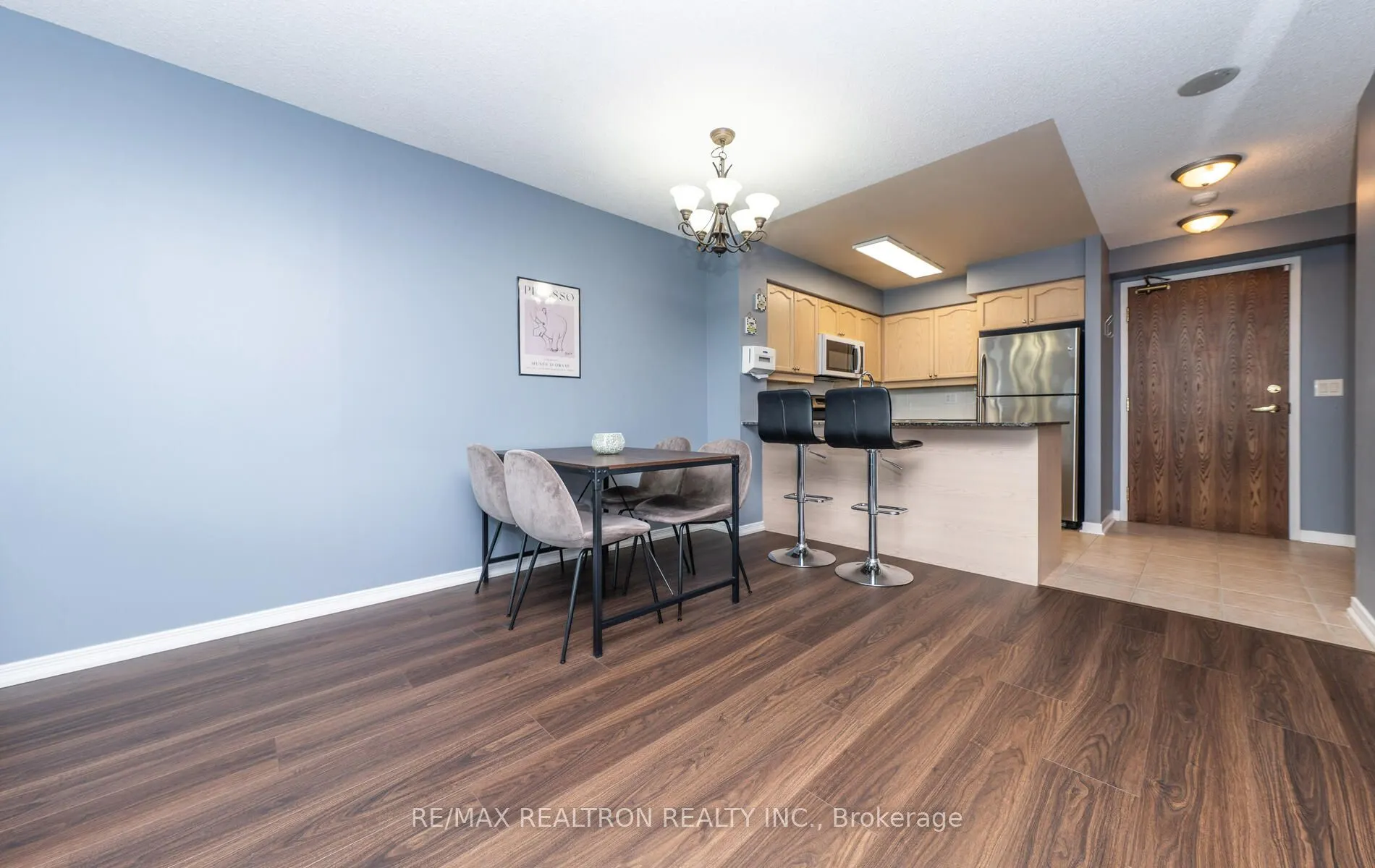 185 Oneida Crescent, #708
