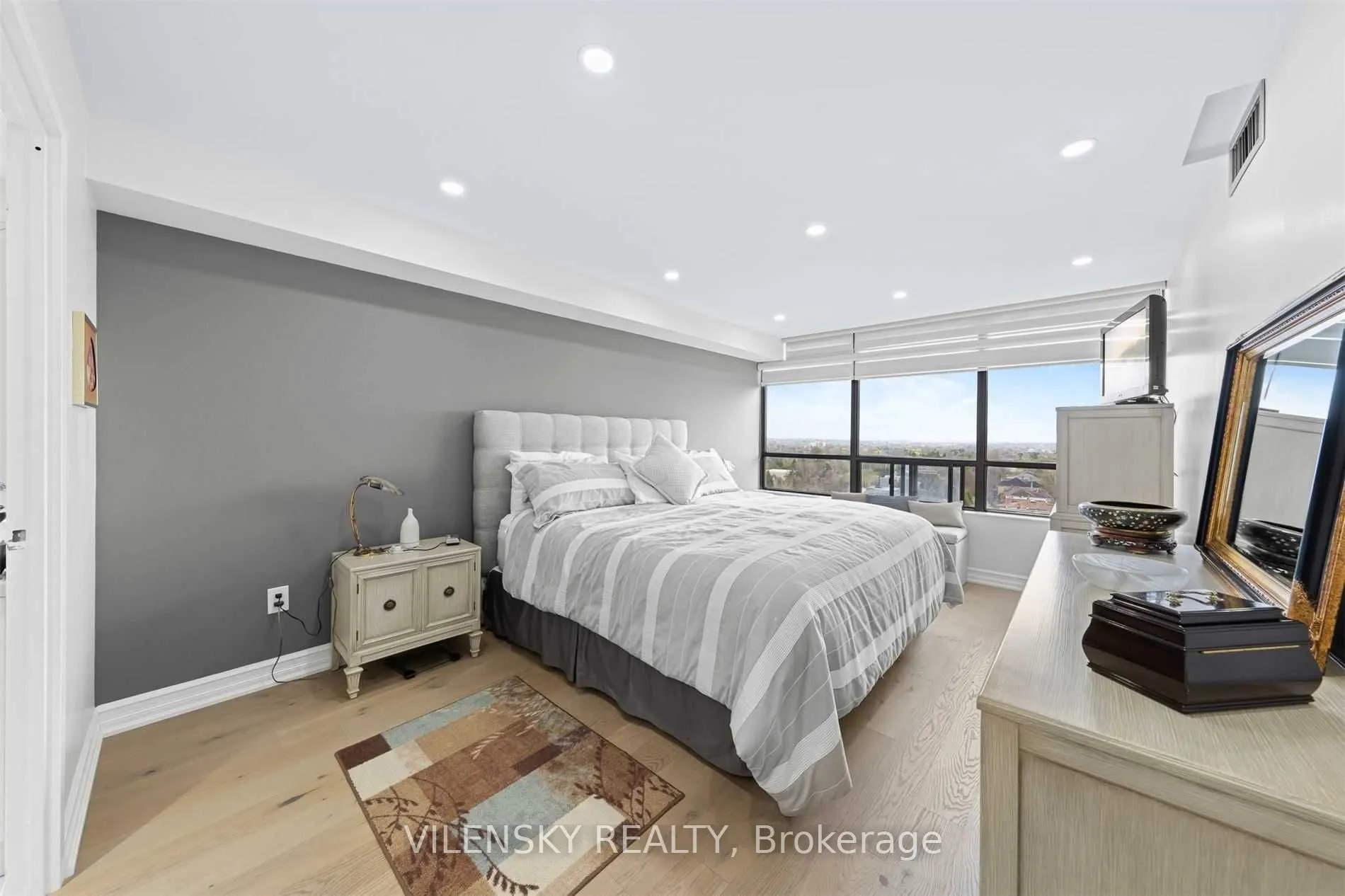 7460 Bathurst Street, #1407