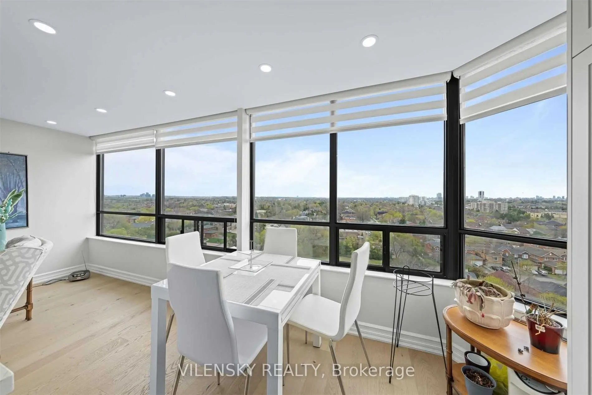 7460 Bathurst Street, #1407