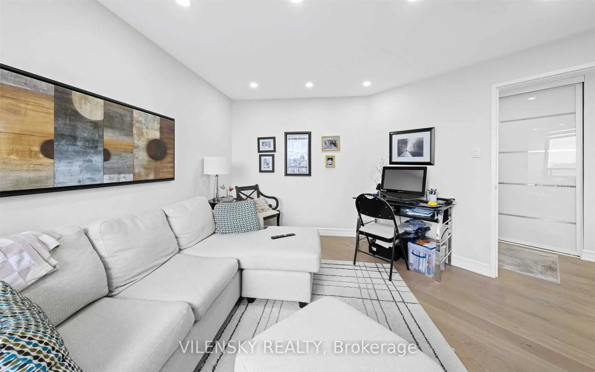 7460 Bathurst Street, #1407