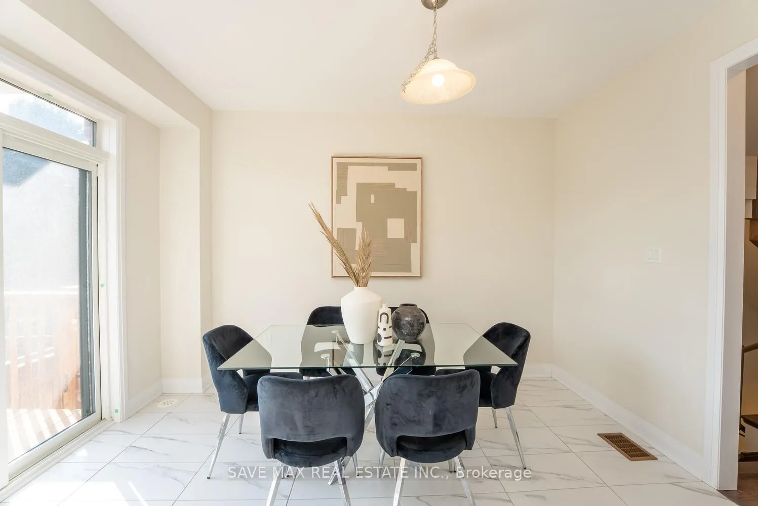 13 Kennisis Way