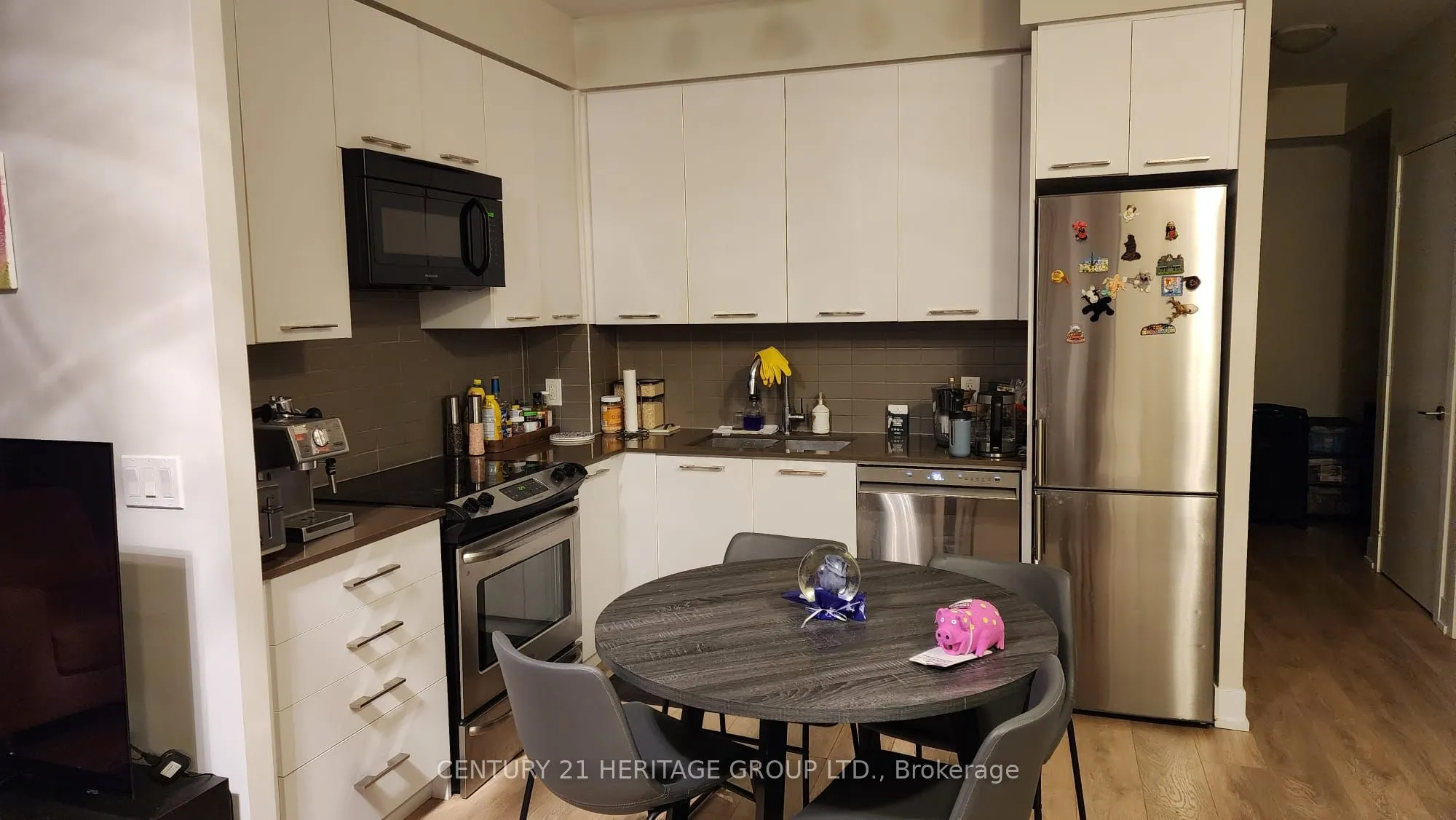 9471 Yonge Street, #1604