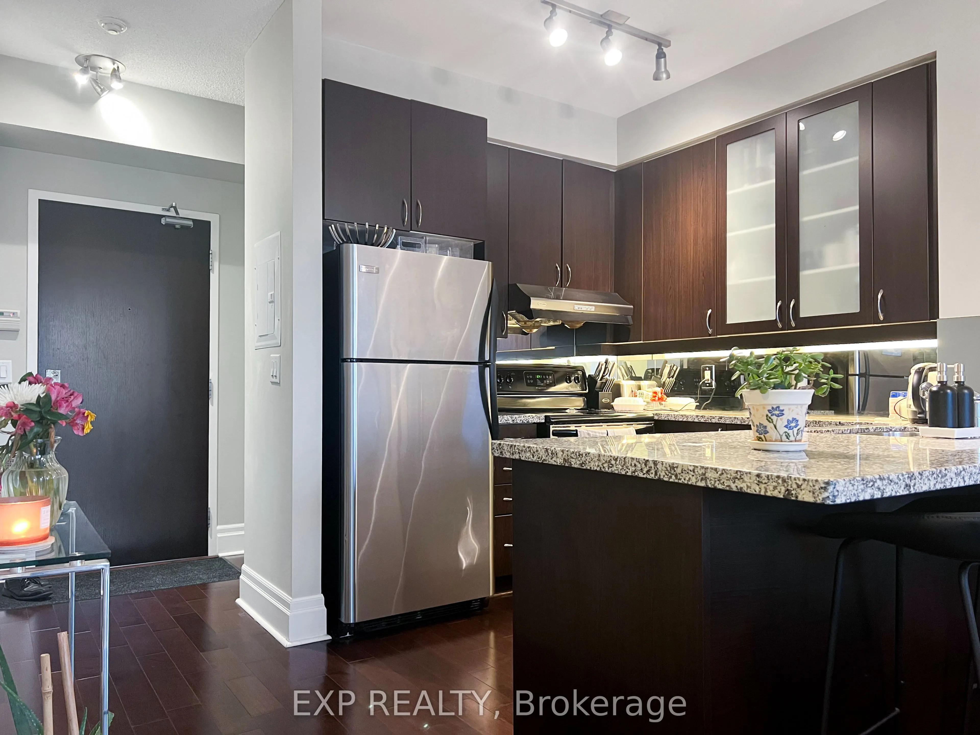 39 Upper Duke Crescent, #421