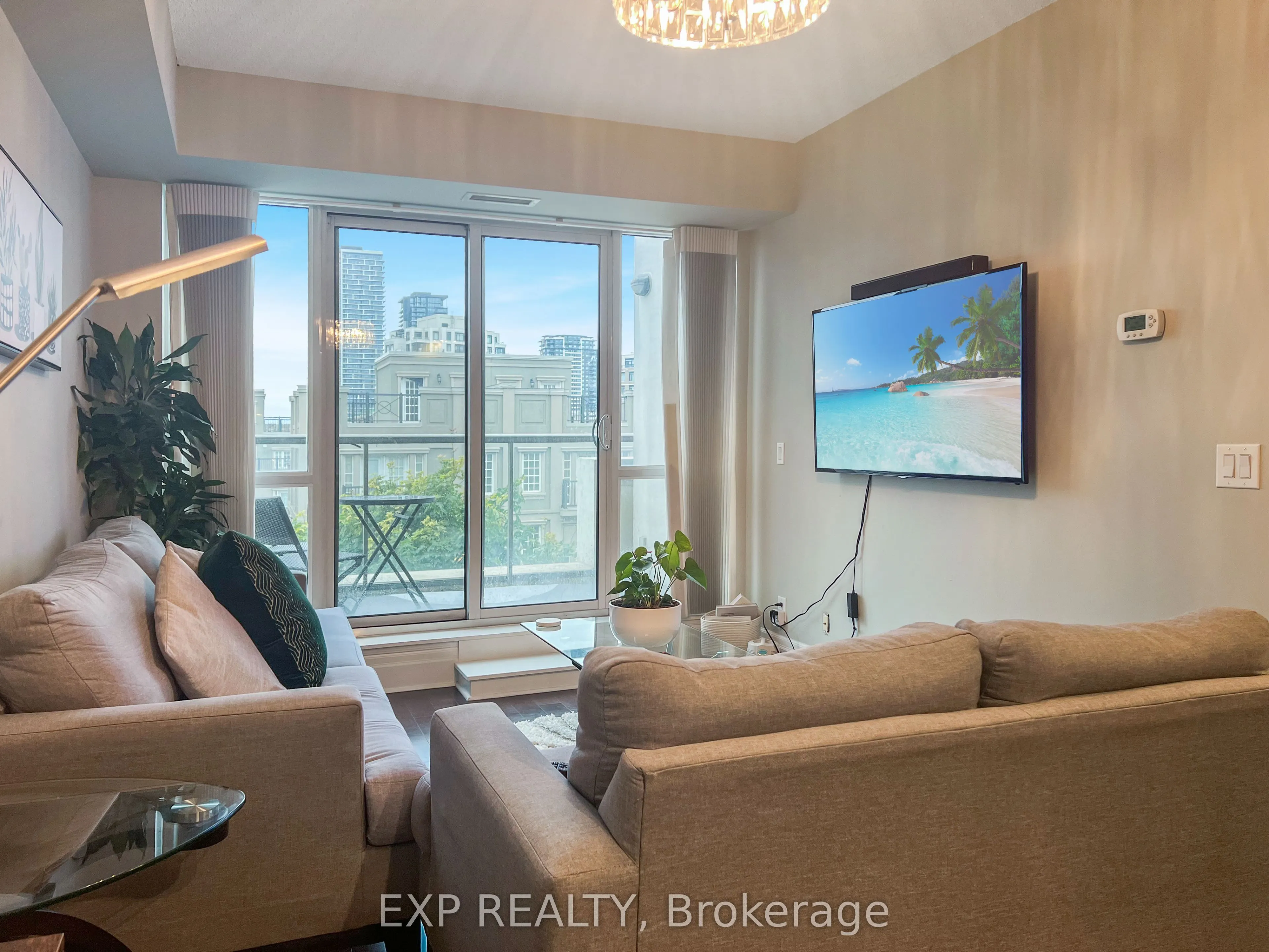39 Upper Duke Crescent, #421
