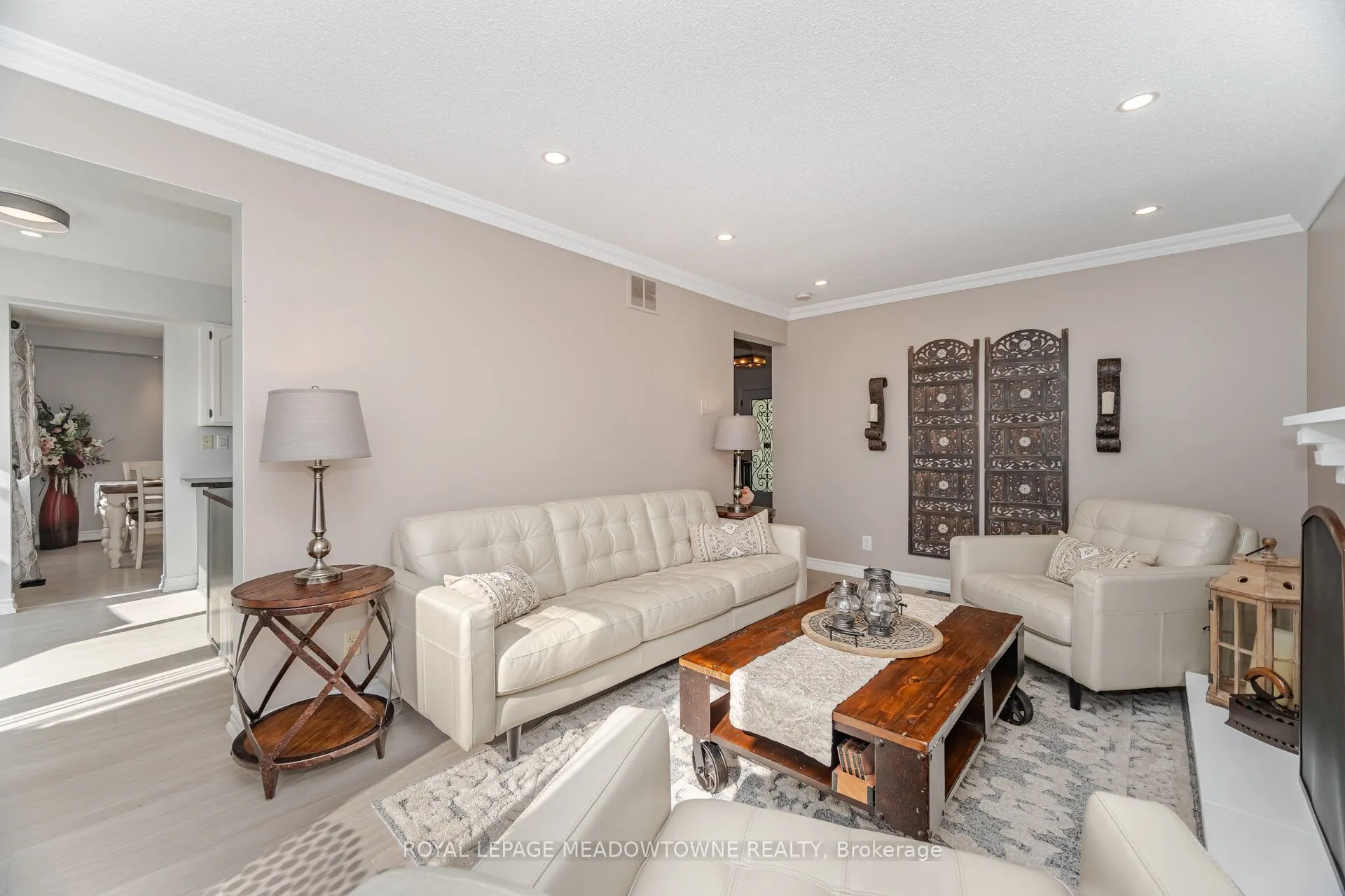 6 Hollis Crescent