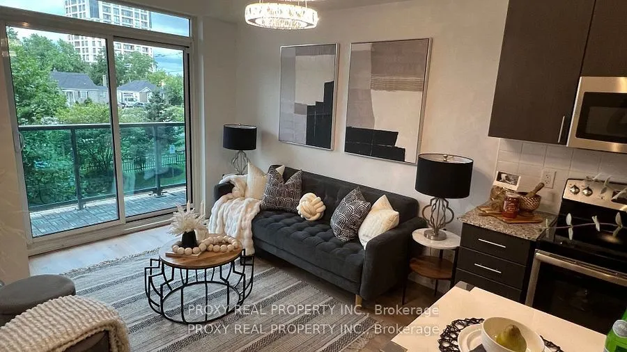 7165 Yonge Street S, #215