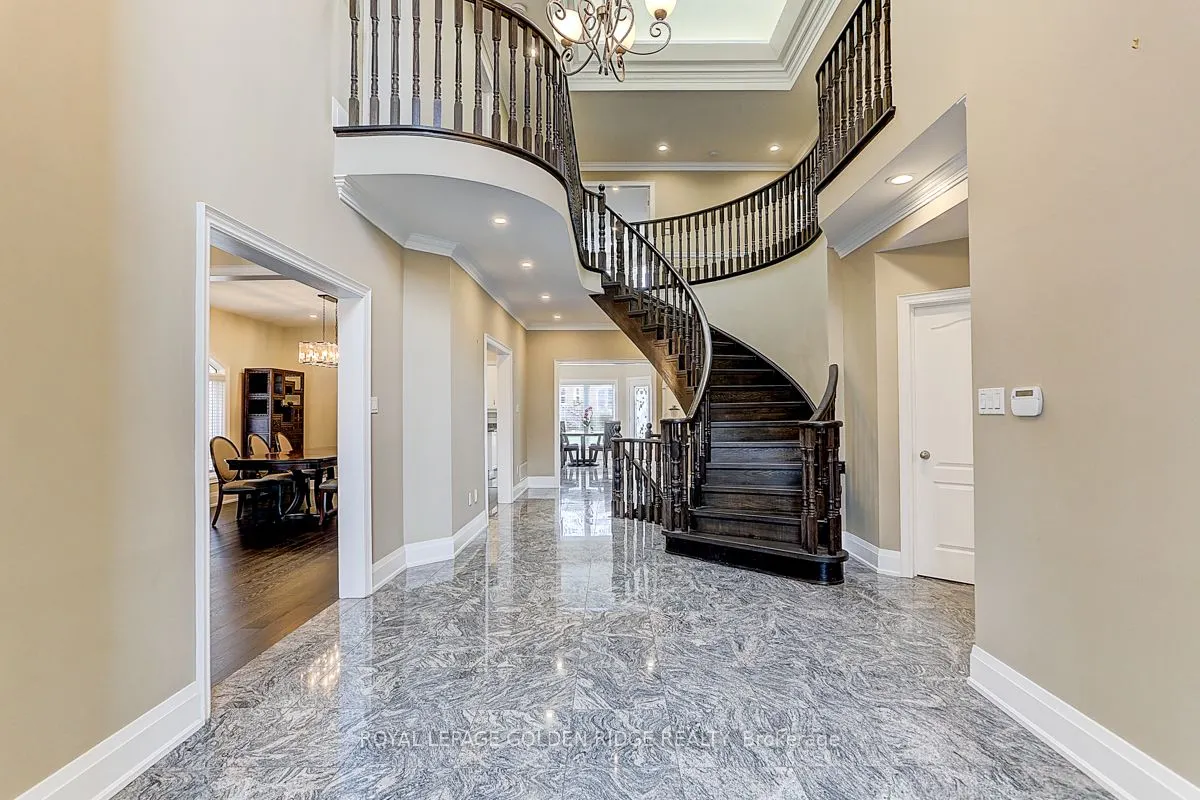 11 Hillsborough Court