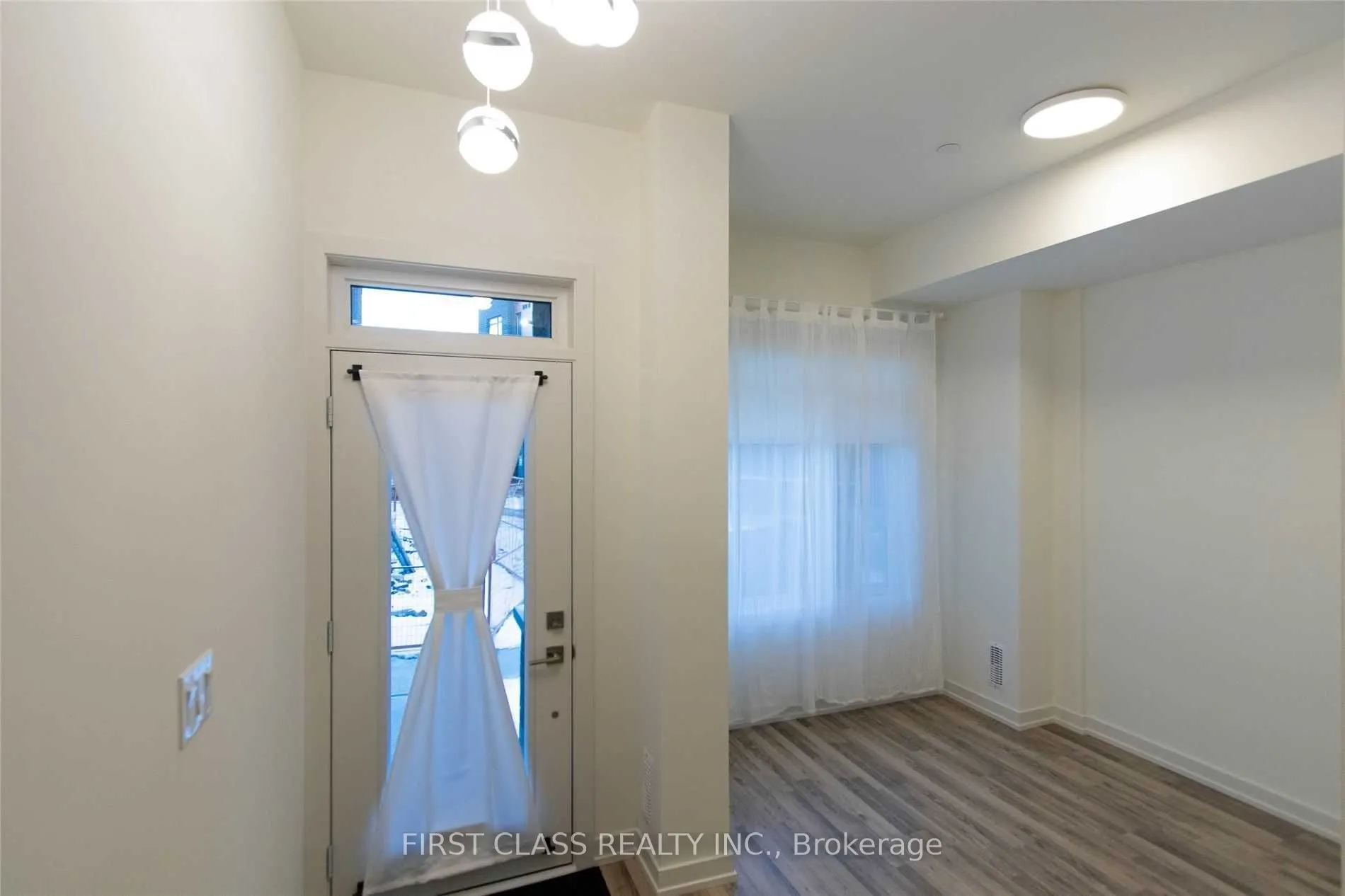 370 Red Maple Road, #26