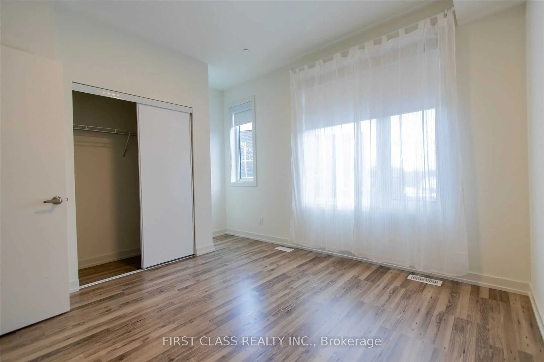 370 Red Maple Road, #26