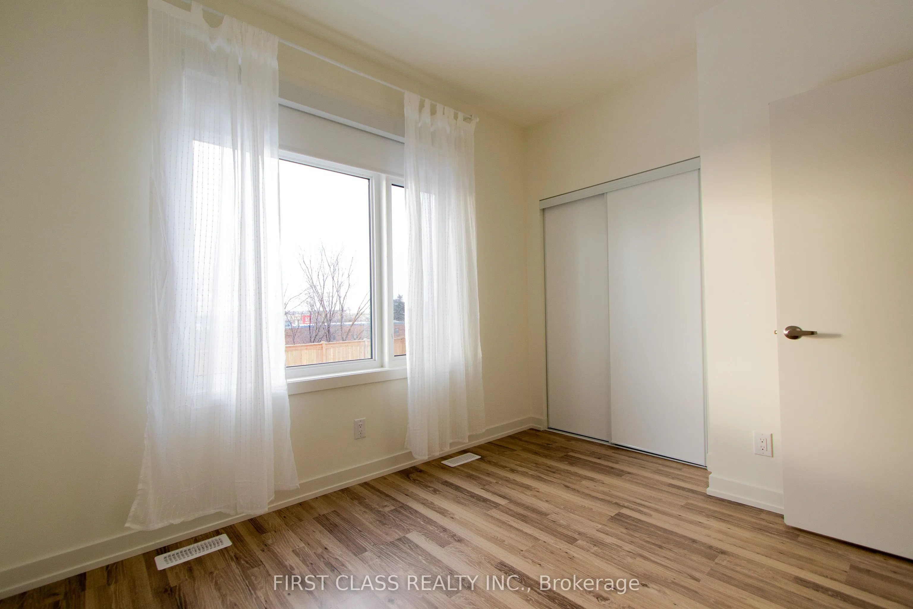 370 Red Maple Road, #26