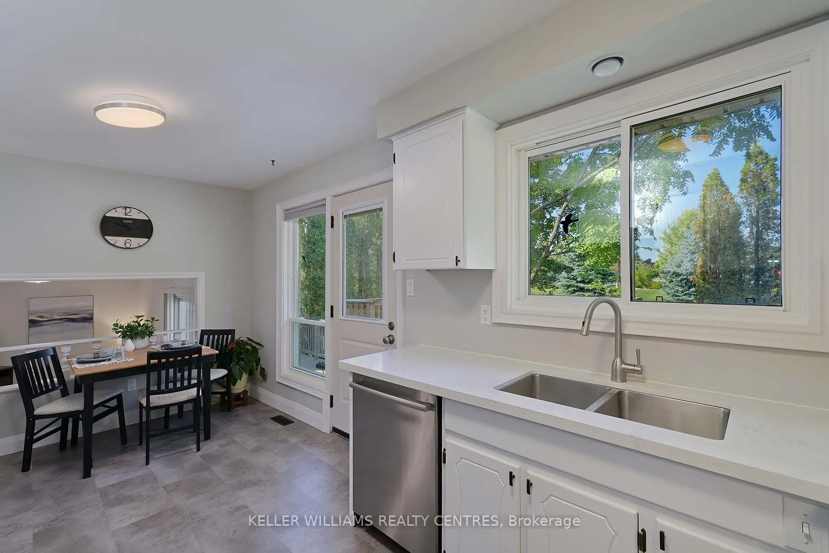 90 Thicketwood Boulevard