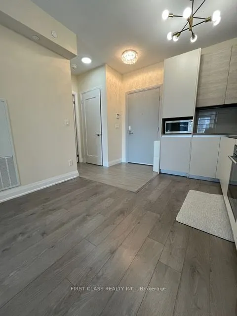 396 7 Highway E, #812