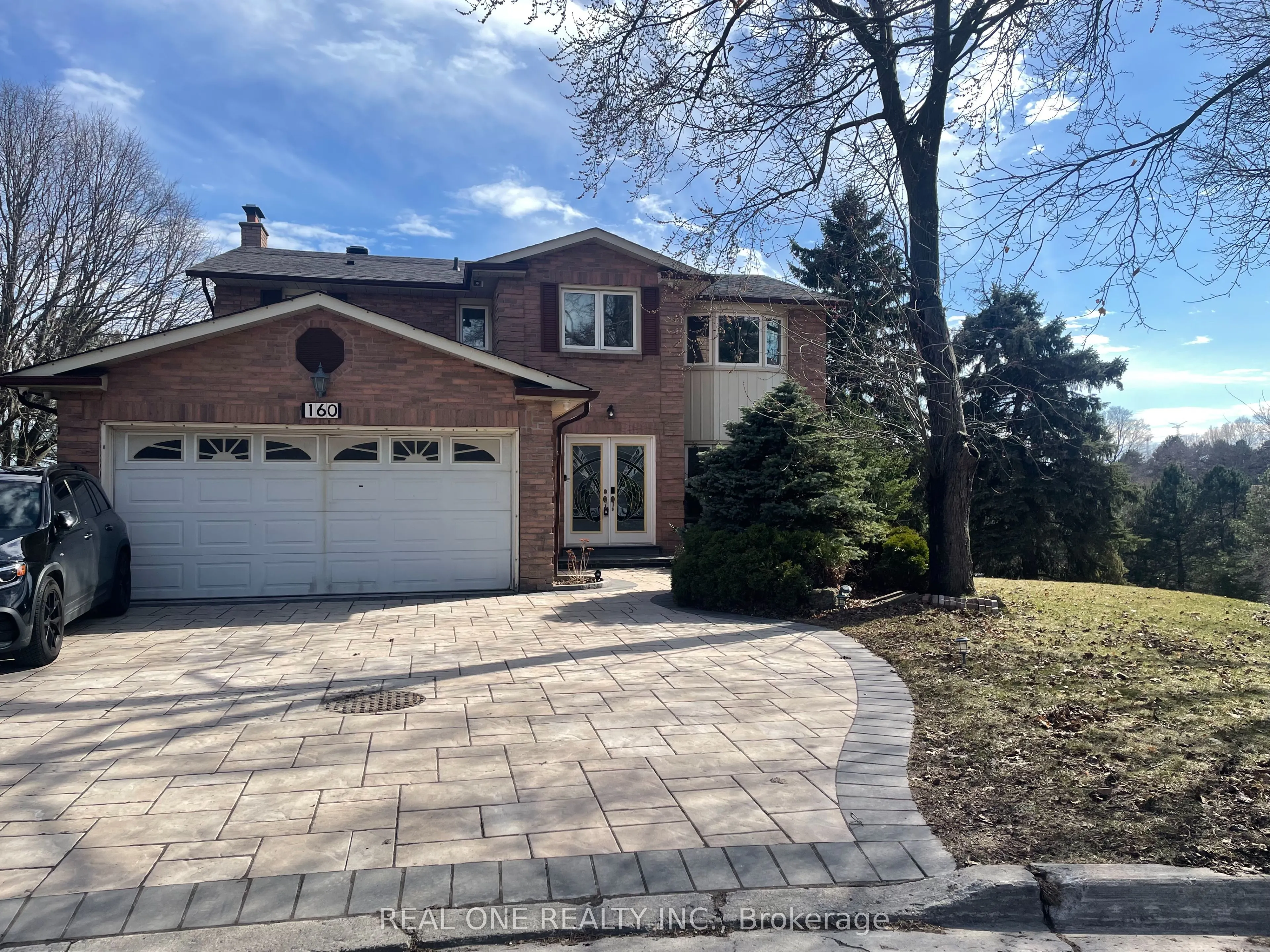 160 cambridge Court