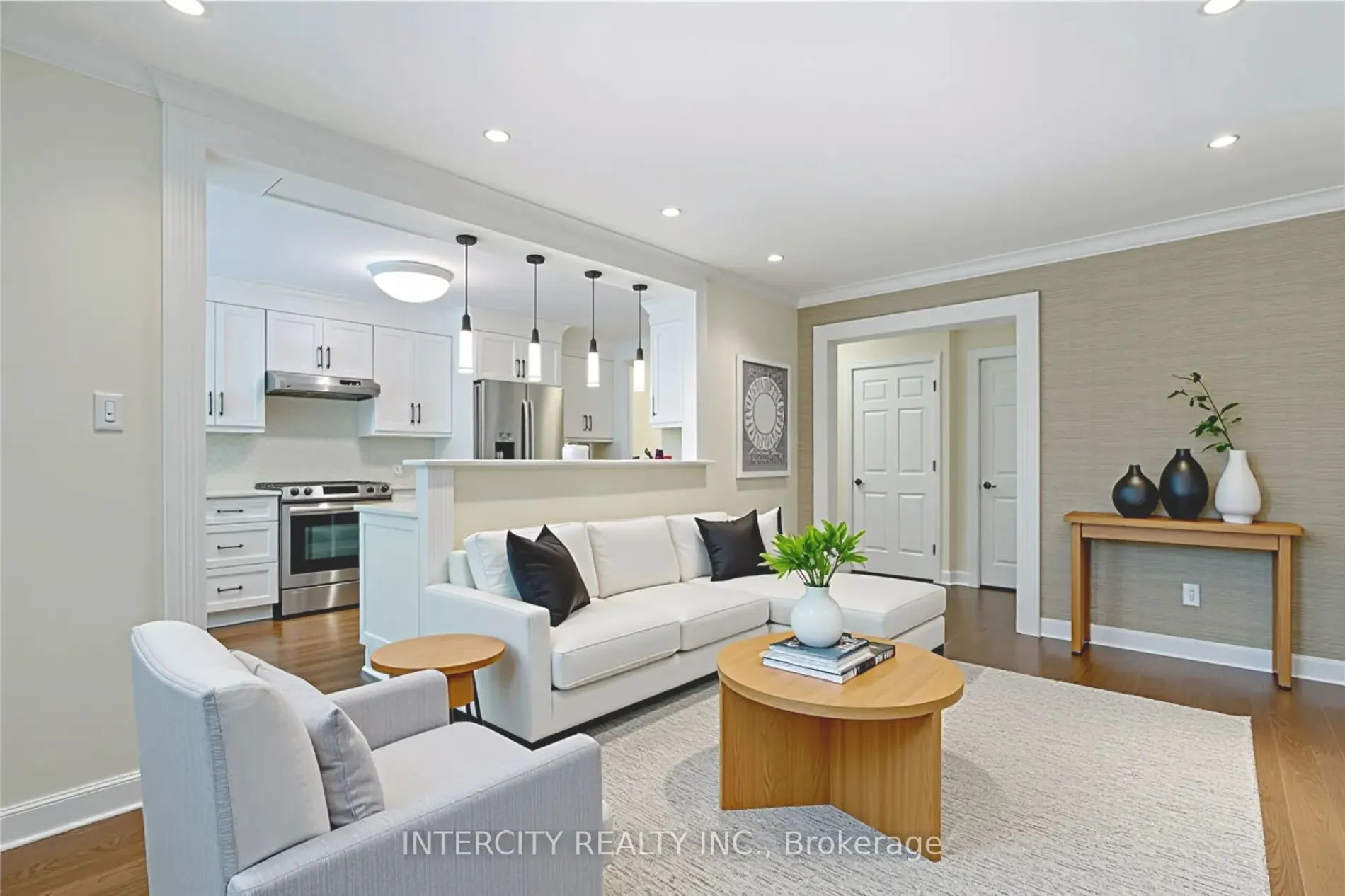 85 Houseman Crescent