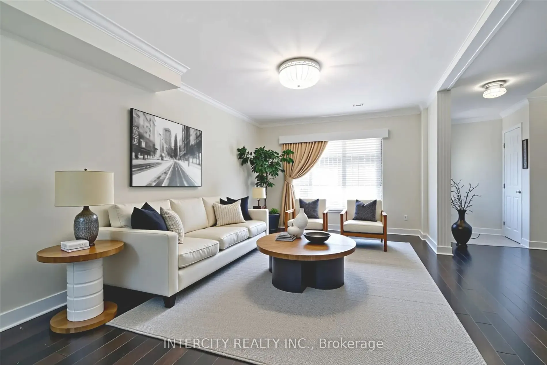 85 Houseman Crescent
