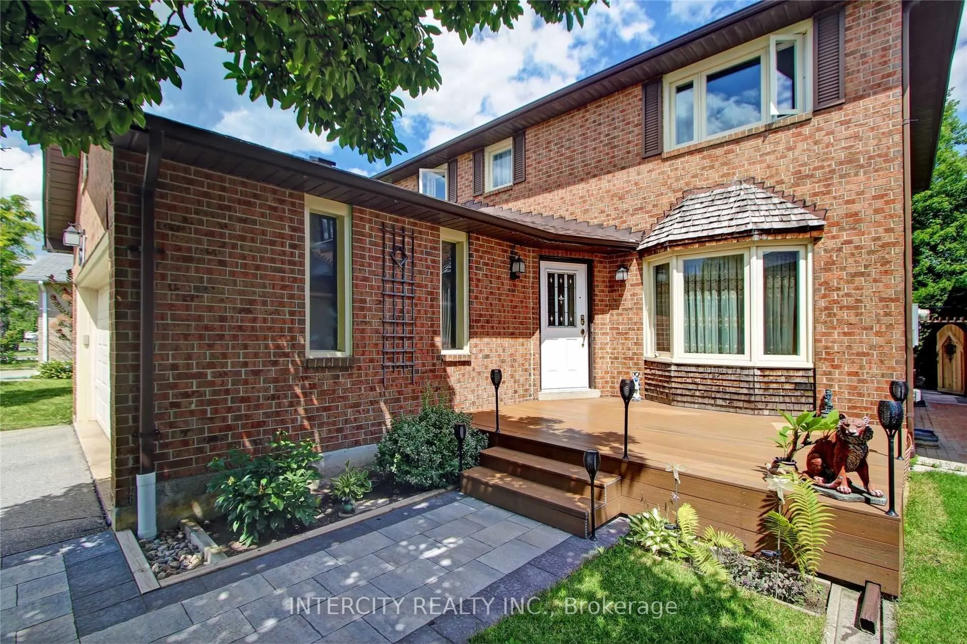 85 Houseman Crescent