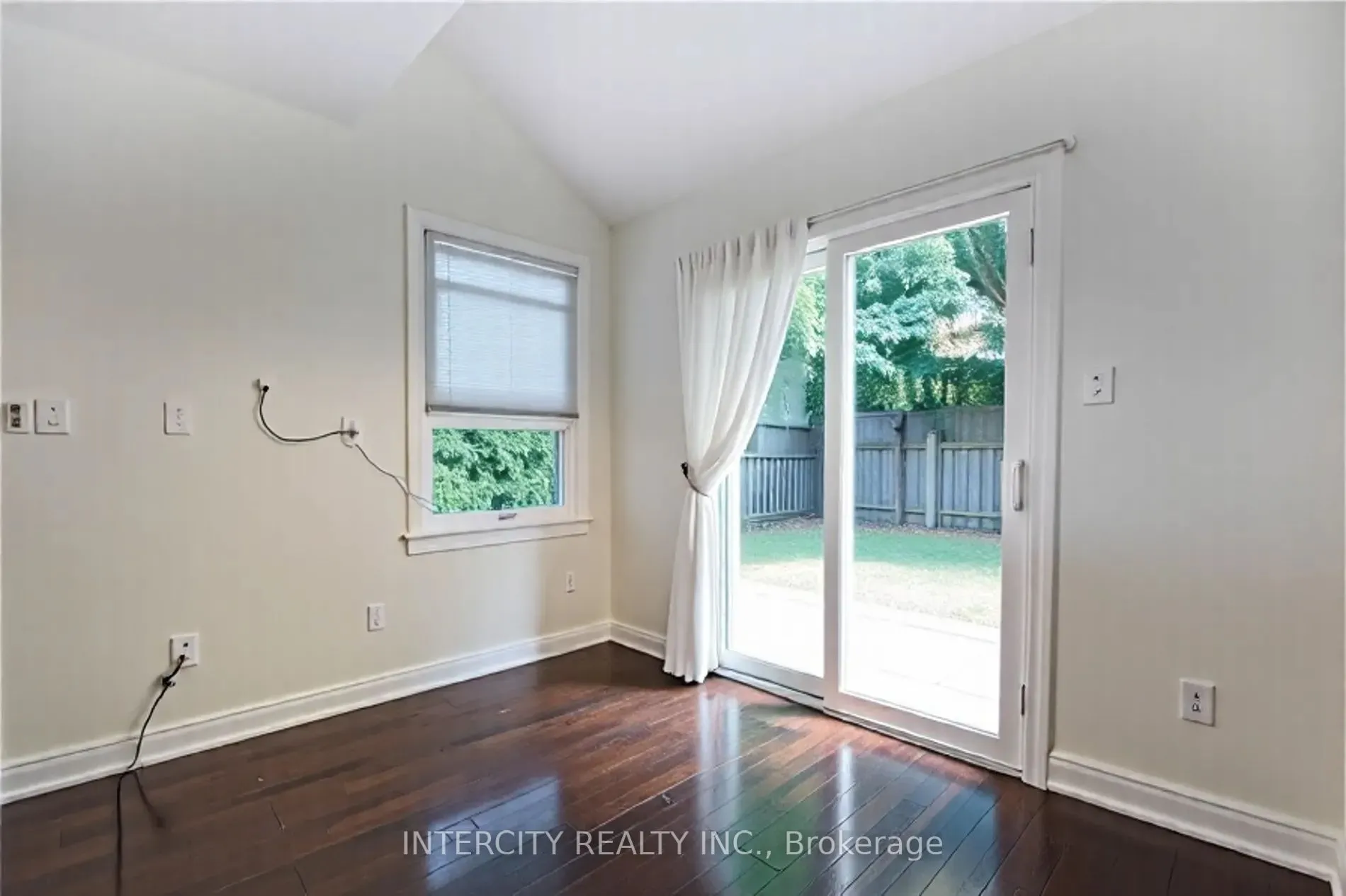 85 Houseman Crescent