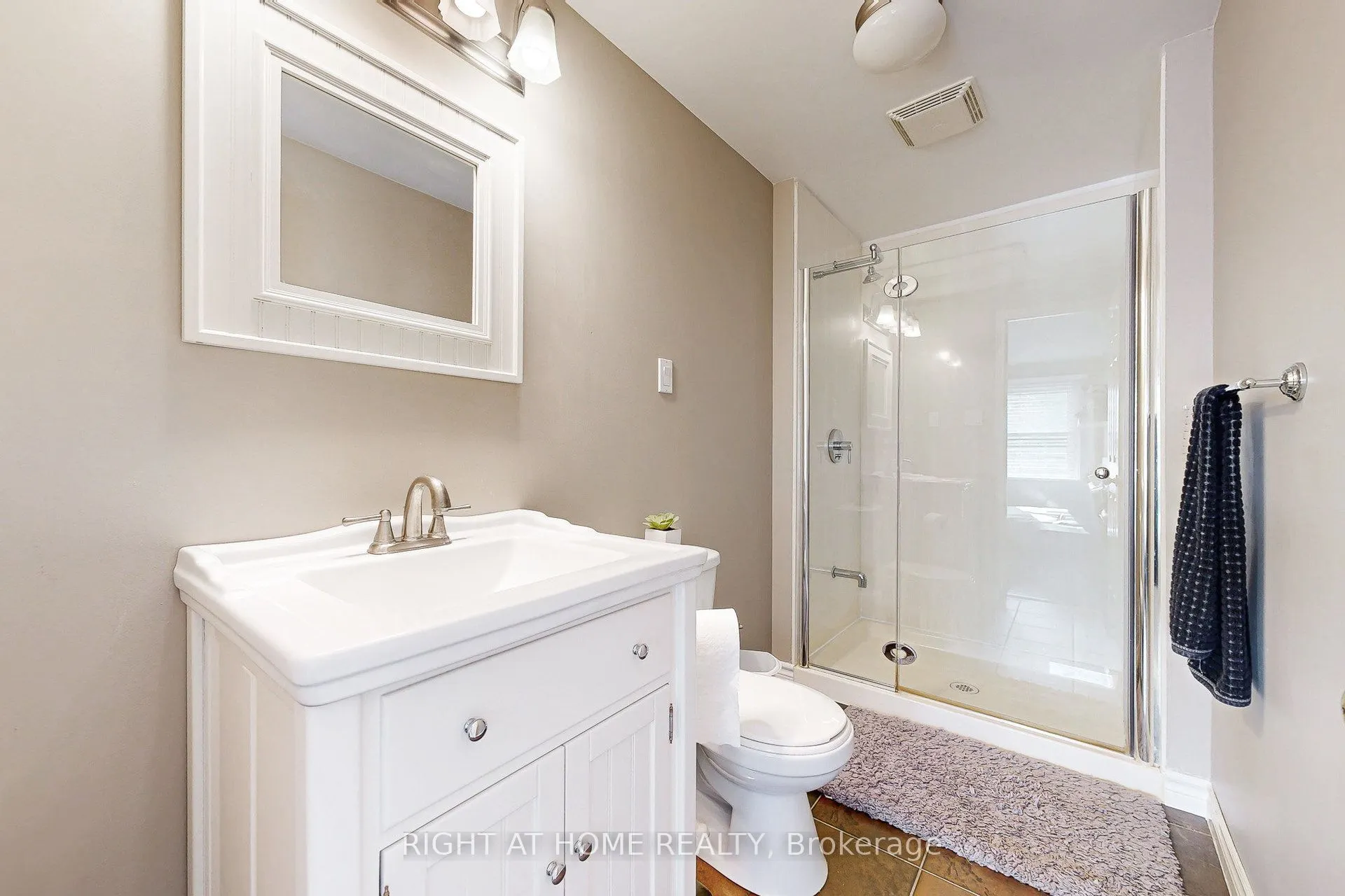 8 Lockridge Avenue