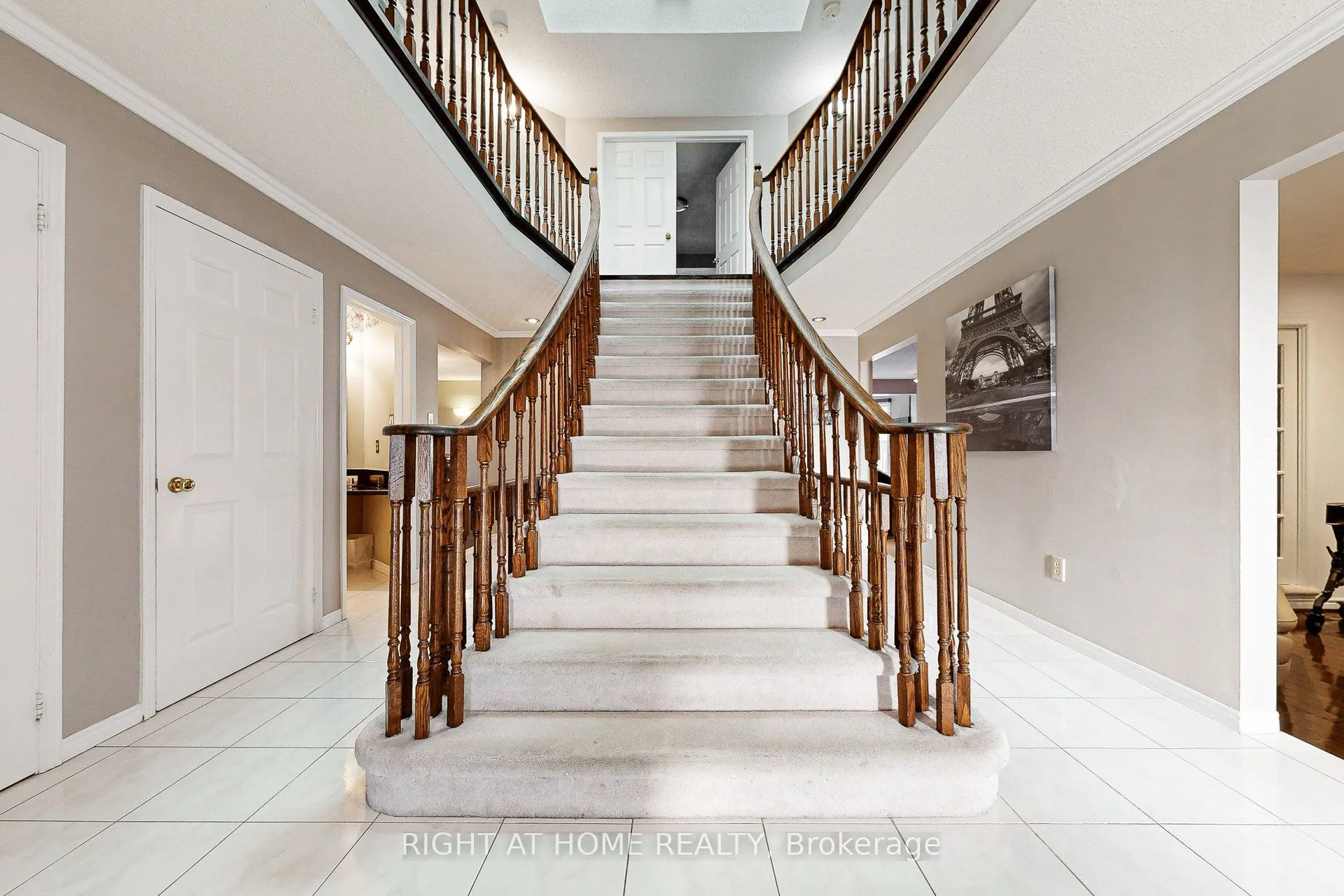 8 Lockridge Avenue