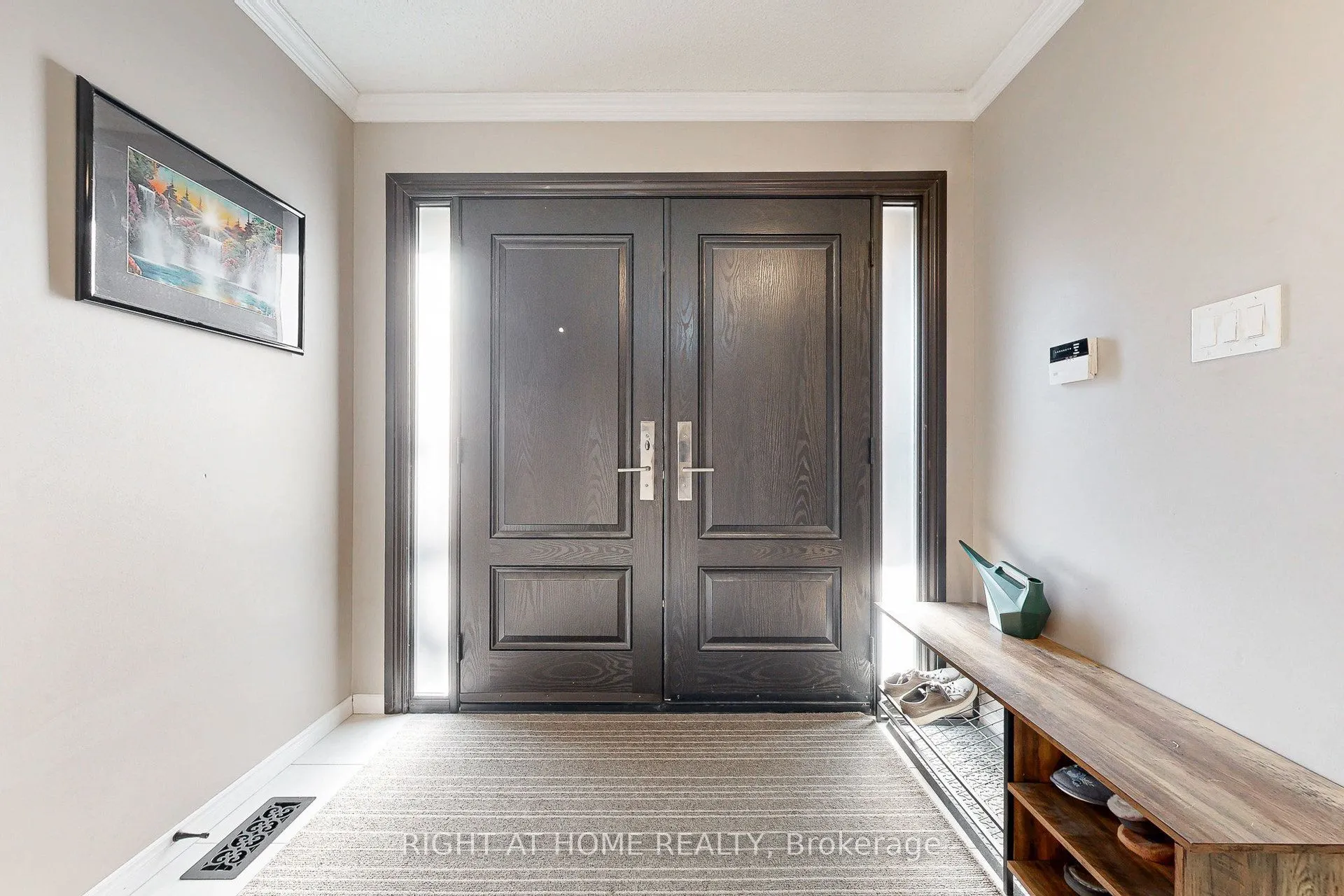 8 Lockridge Avenue