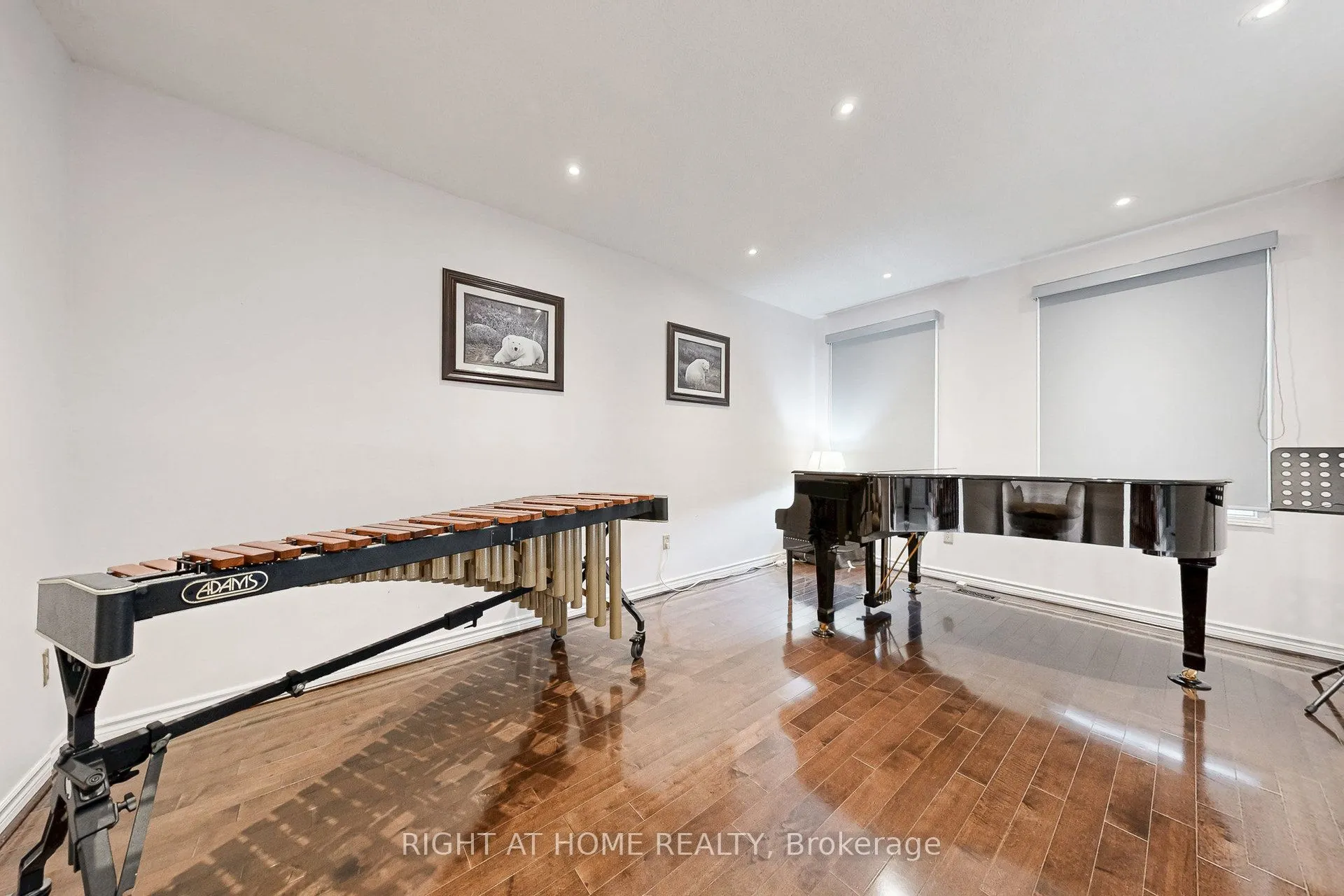 8 Lockridge Avenue