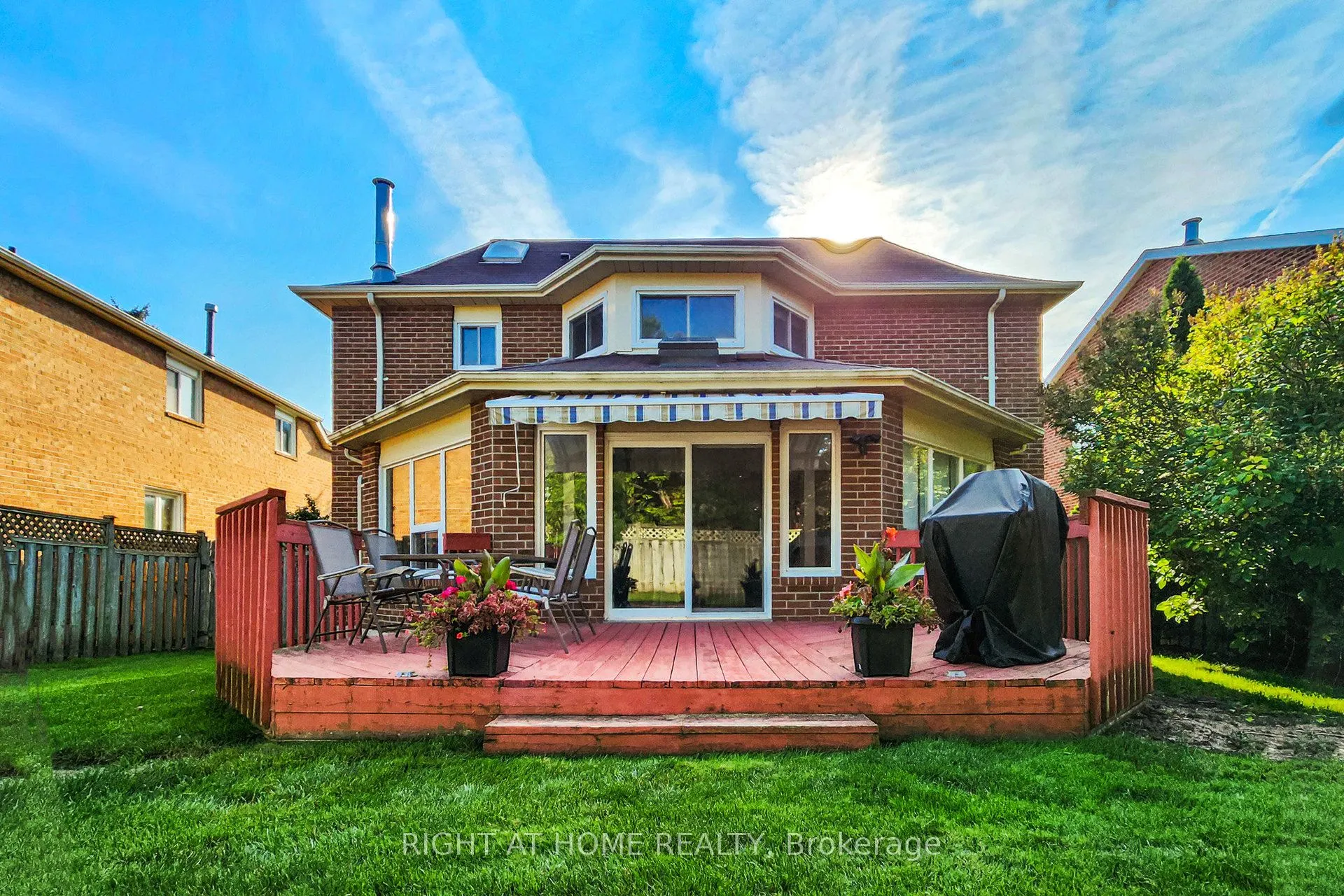 8 Lockridge Avenue