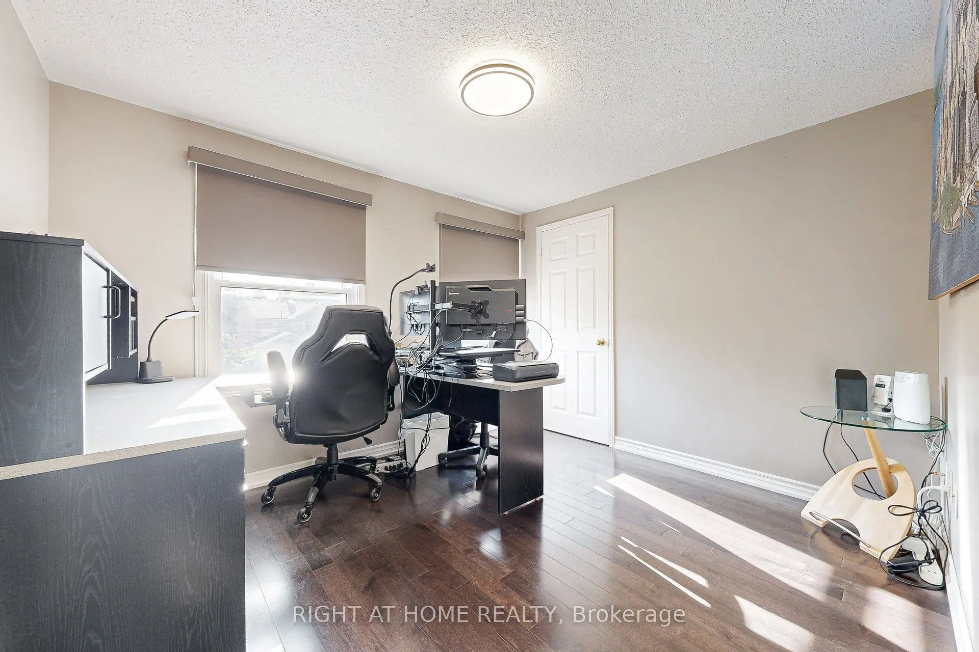8 Lockridge Avenue