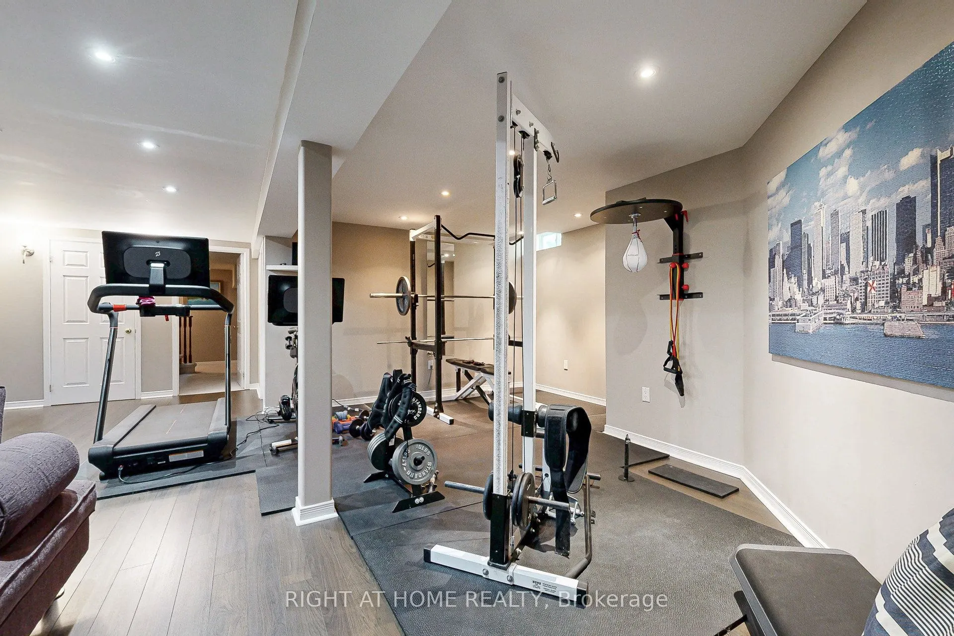 8 Lockridge Avenue