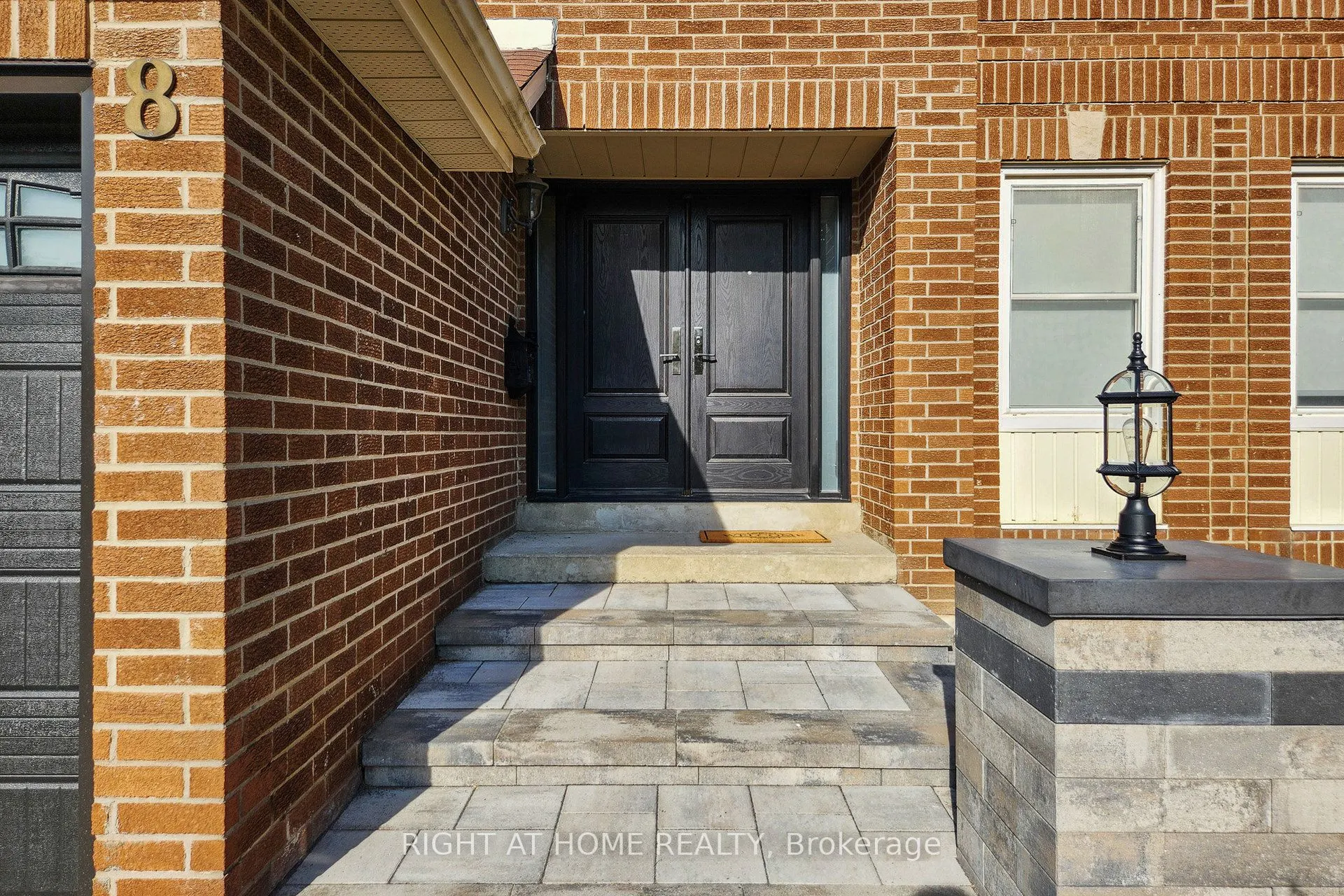 8 Lockridge Avenue