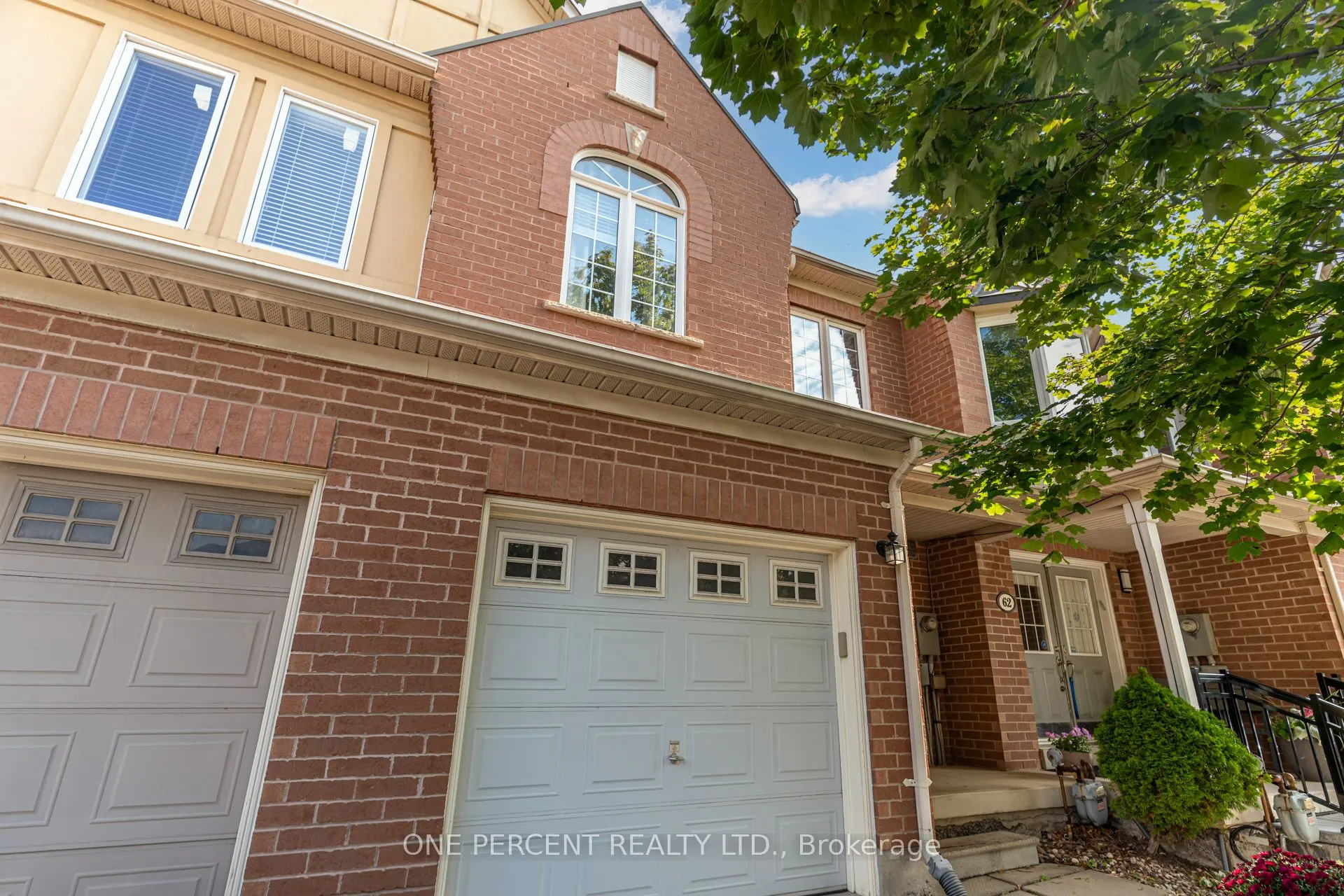 64 Lander Crescent