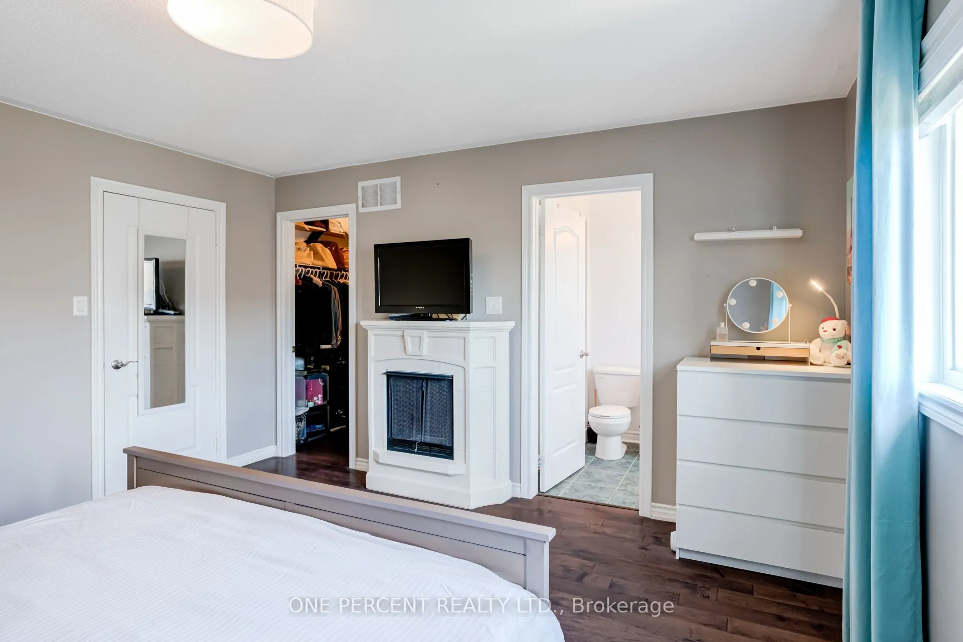 64 Lander Crescent