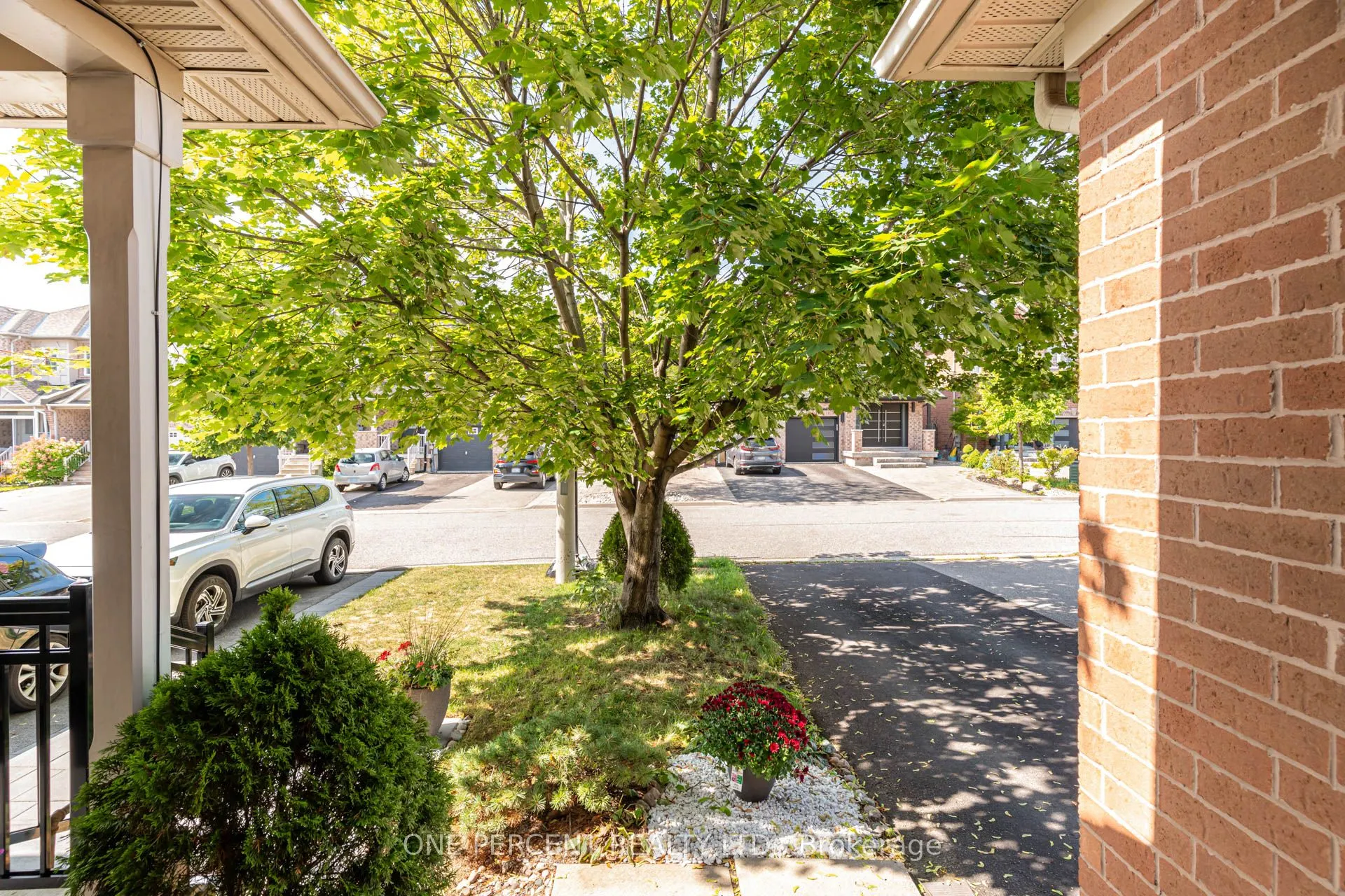 64 Lander Crescent