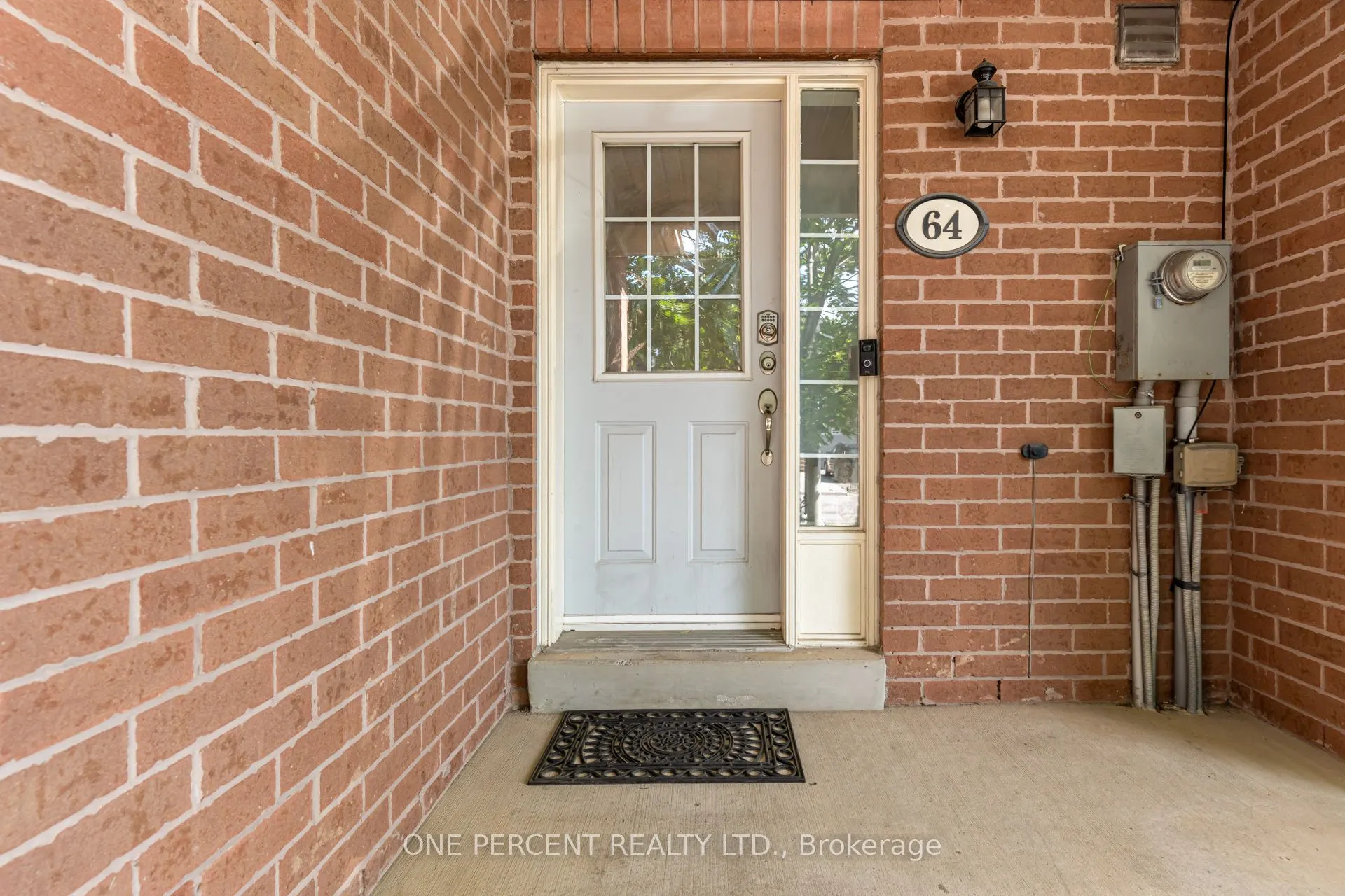 64 Lander Crescent
