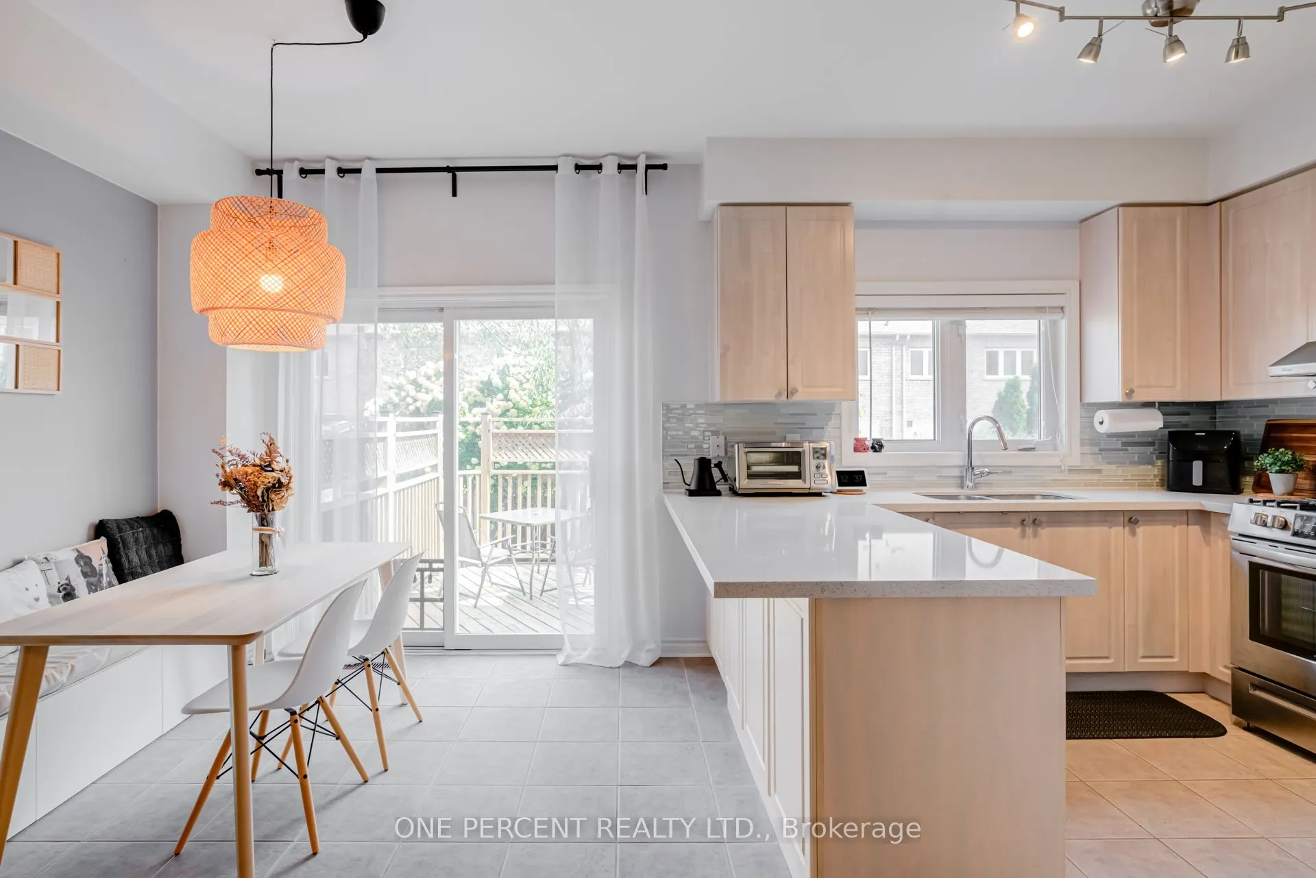 64 Lander Crescent