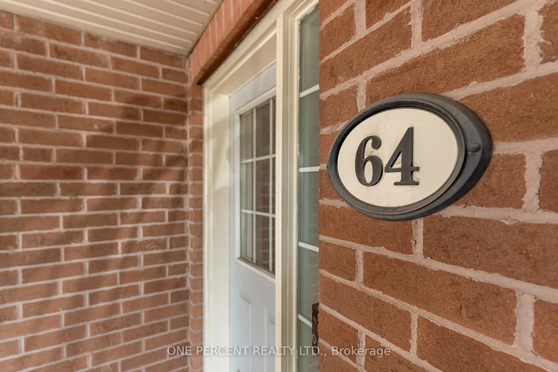 64 Lander Crescent
