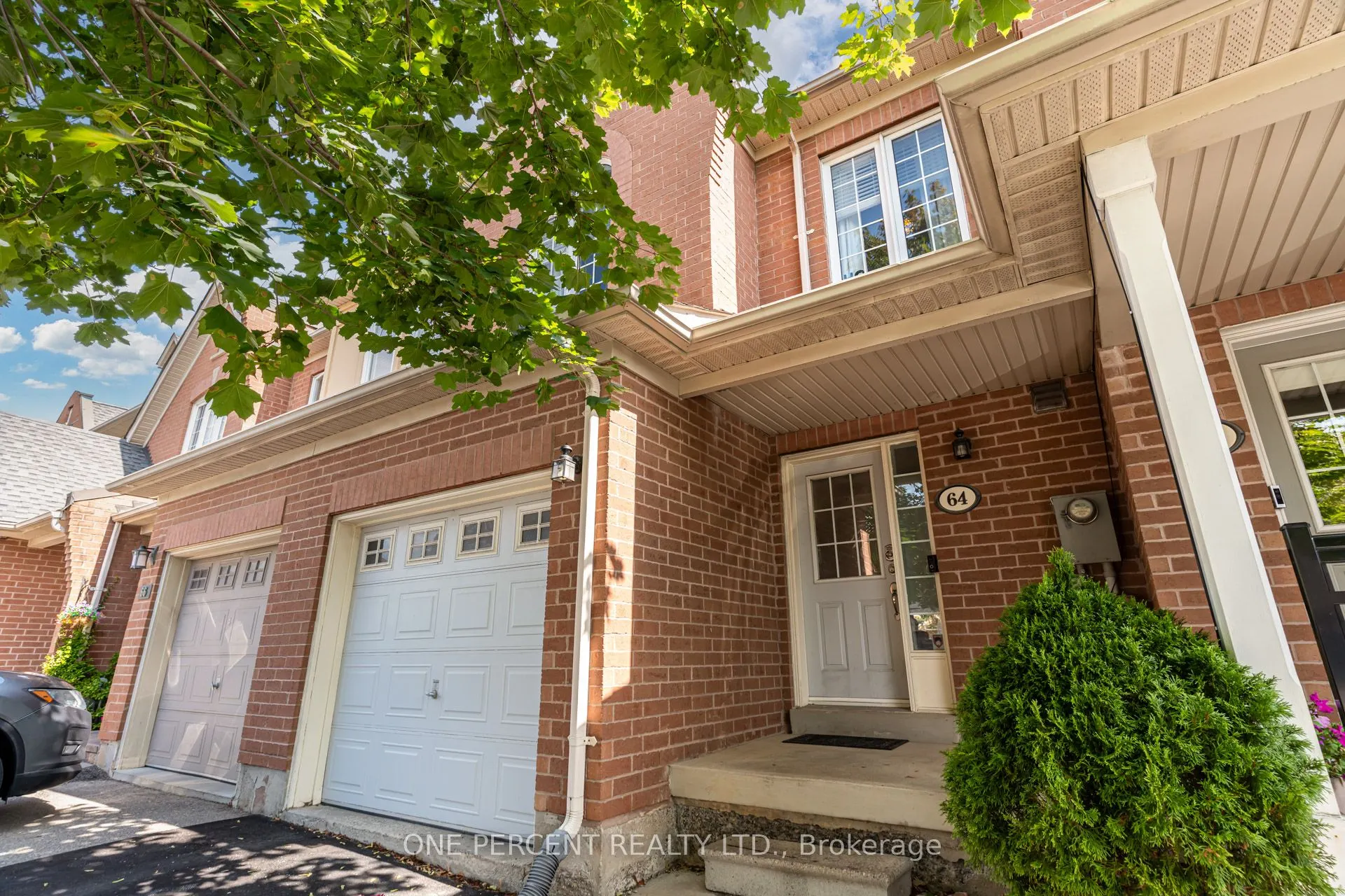 64 Lander Crescent