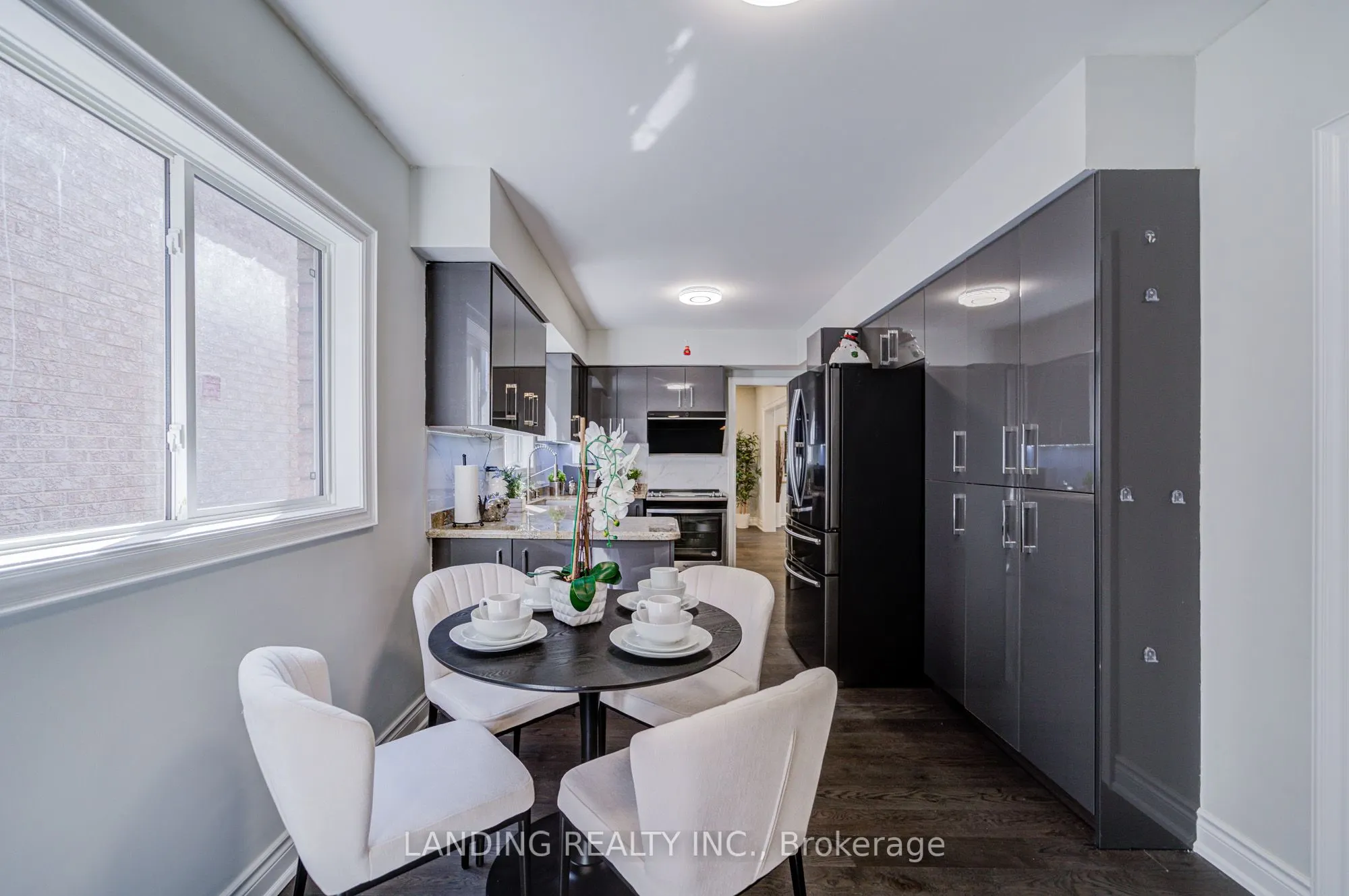 483 Menczel Crescent