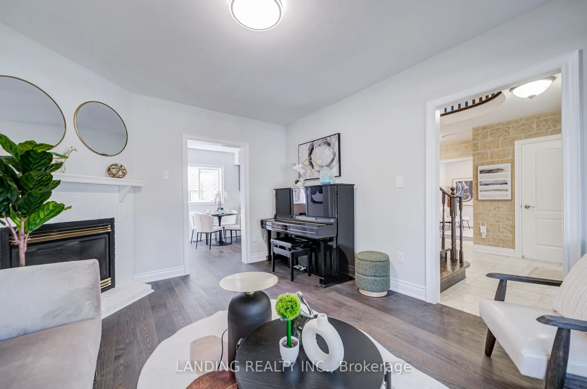 483 Menczel Crescent