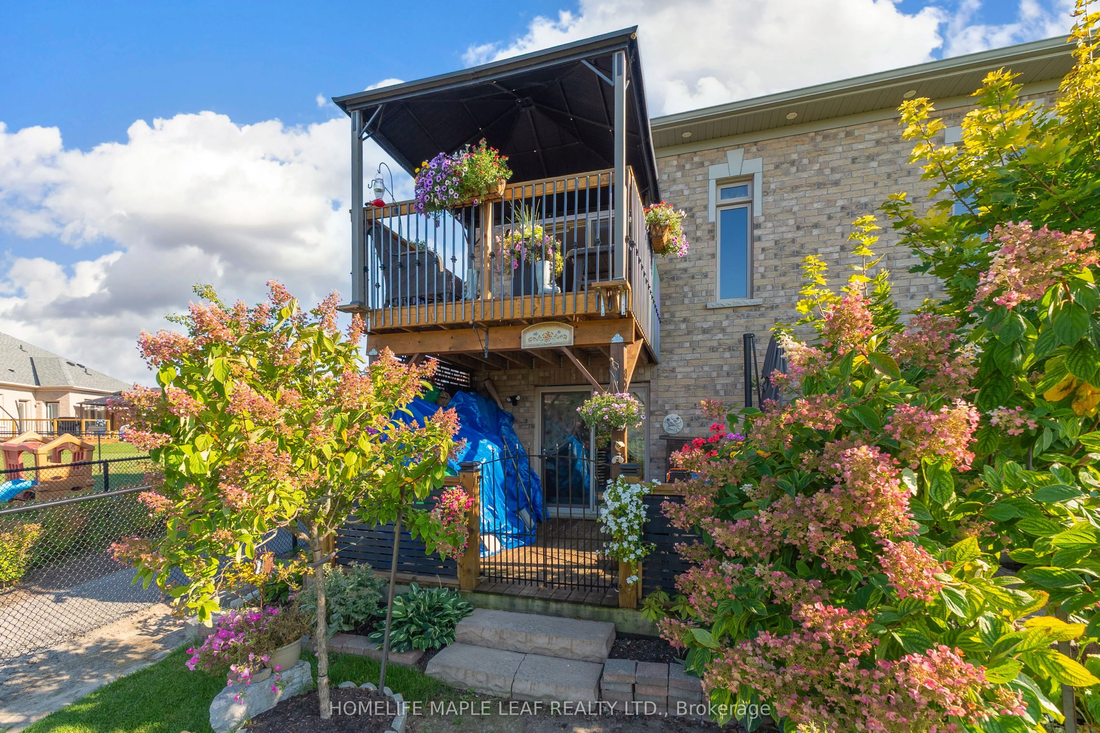126 Kingsmere Crescent